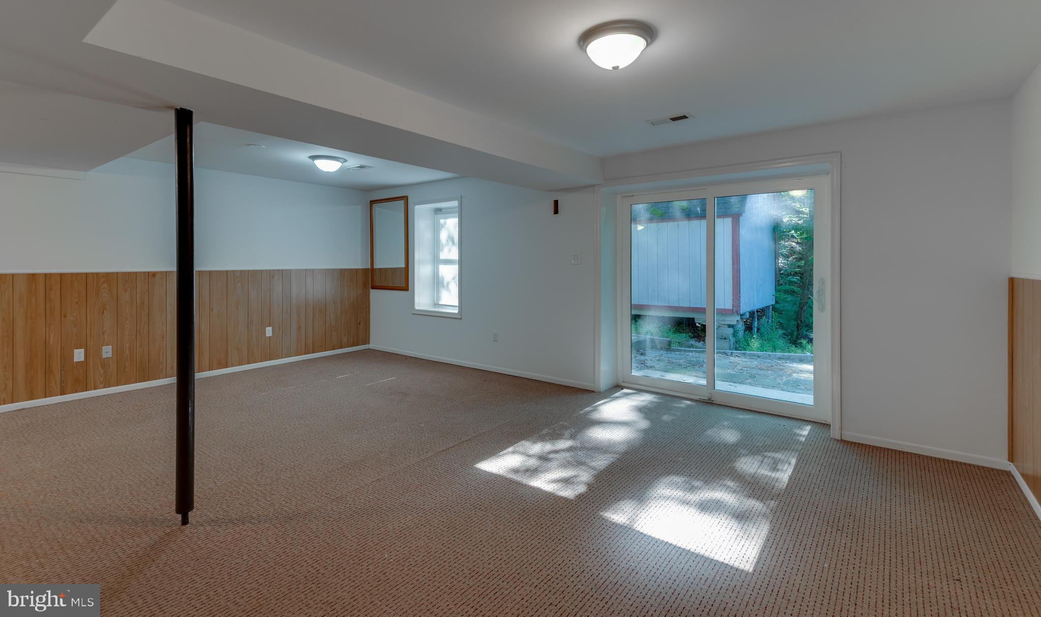 WHITE SANDS - Residential Lease