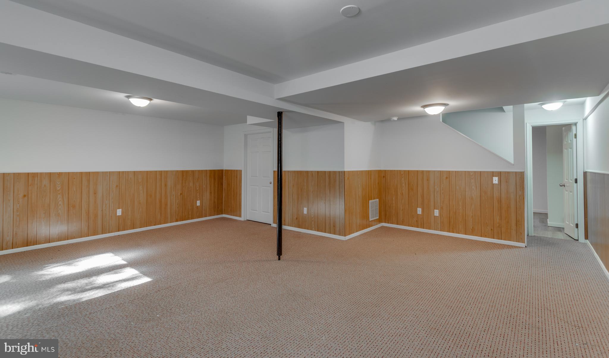 WHITE SANDS - Residential Lease