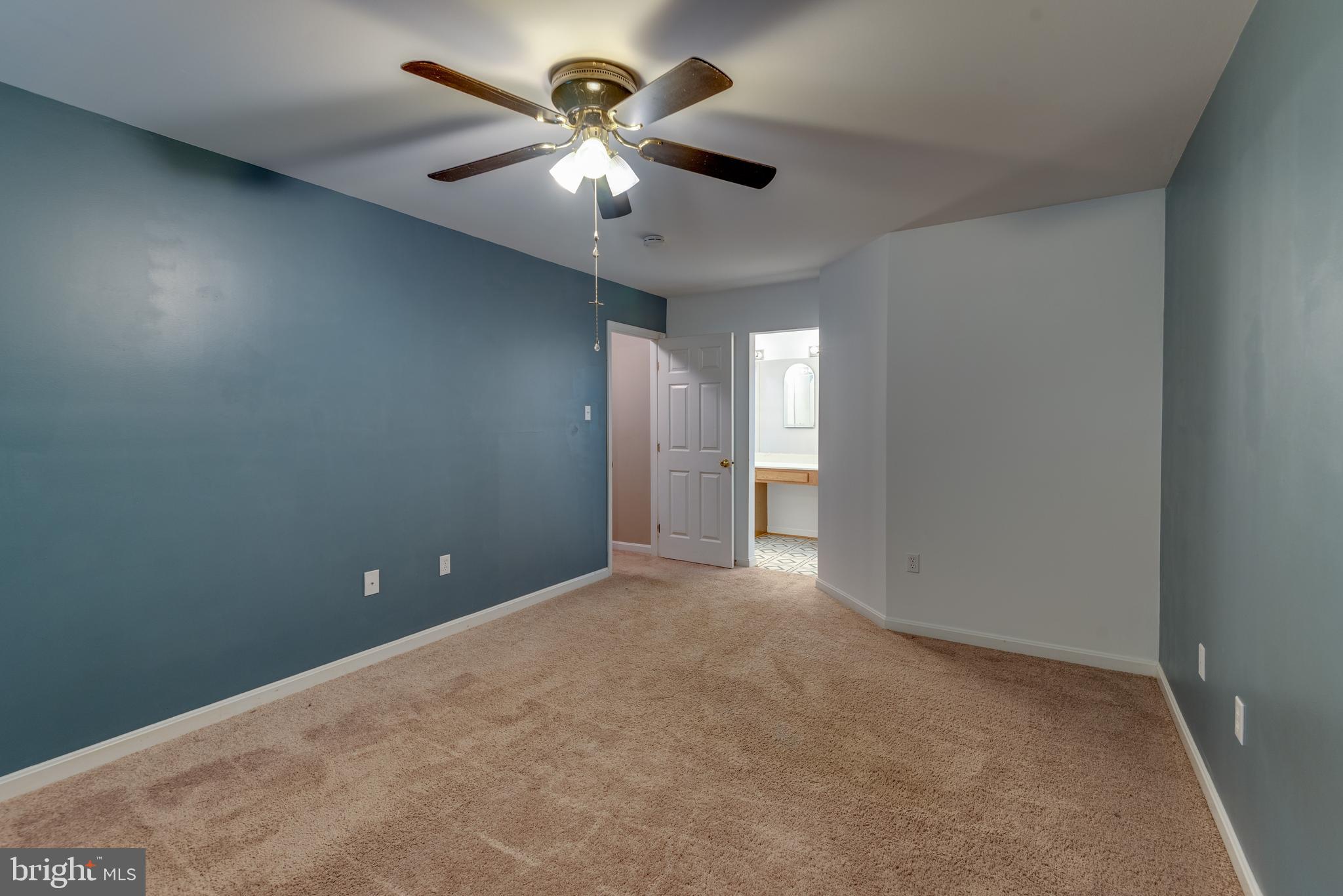 WHITE SANDS - Residential Lease