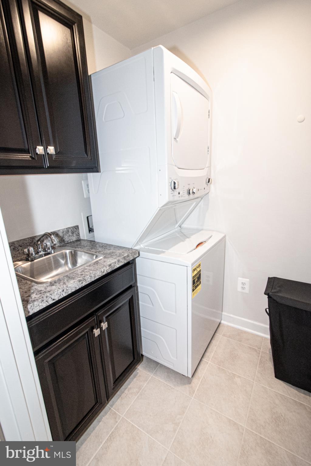 OAKDALE VILLAGE - Residential Lease