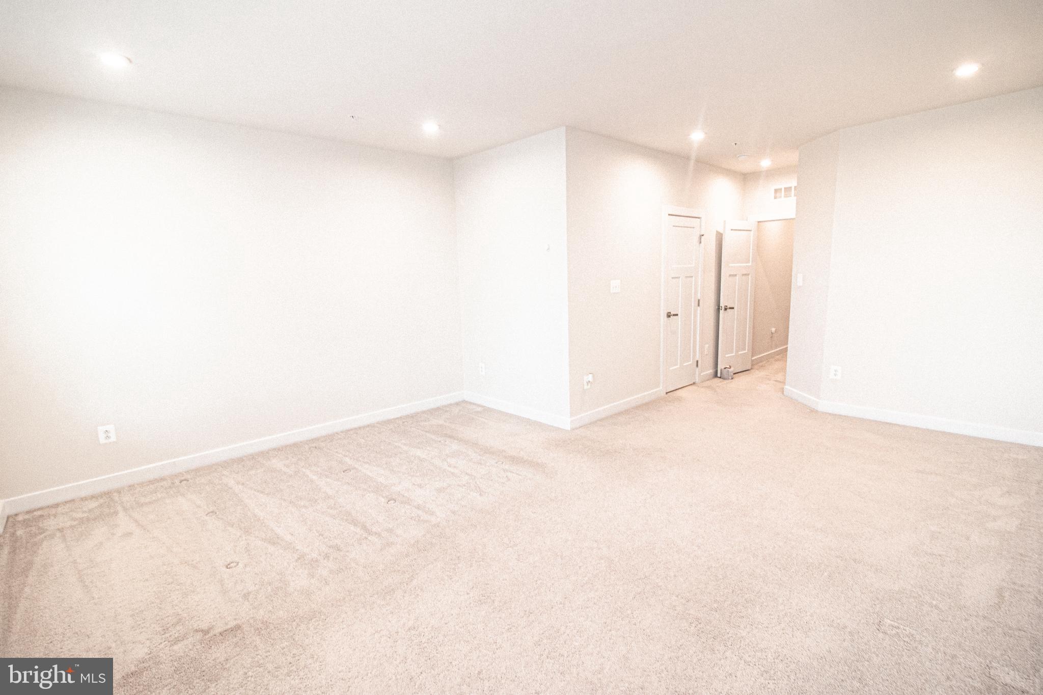 OAKDALE VILLAGE - Residential Lease