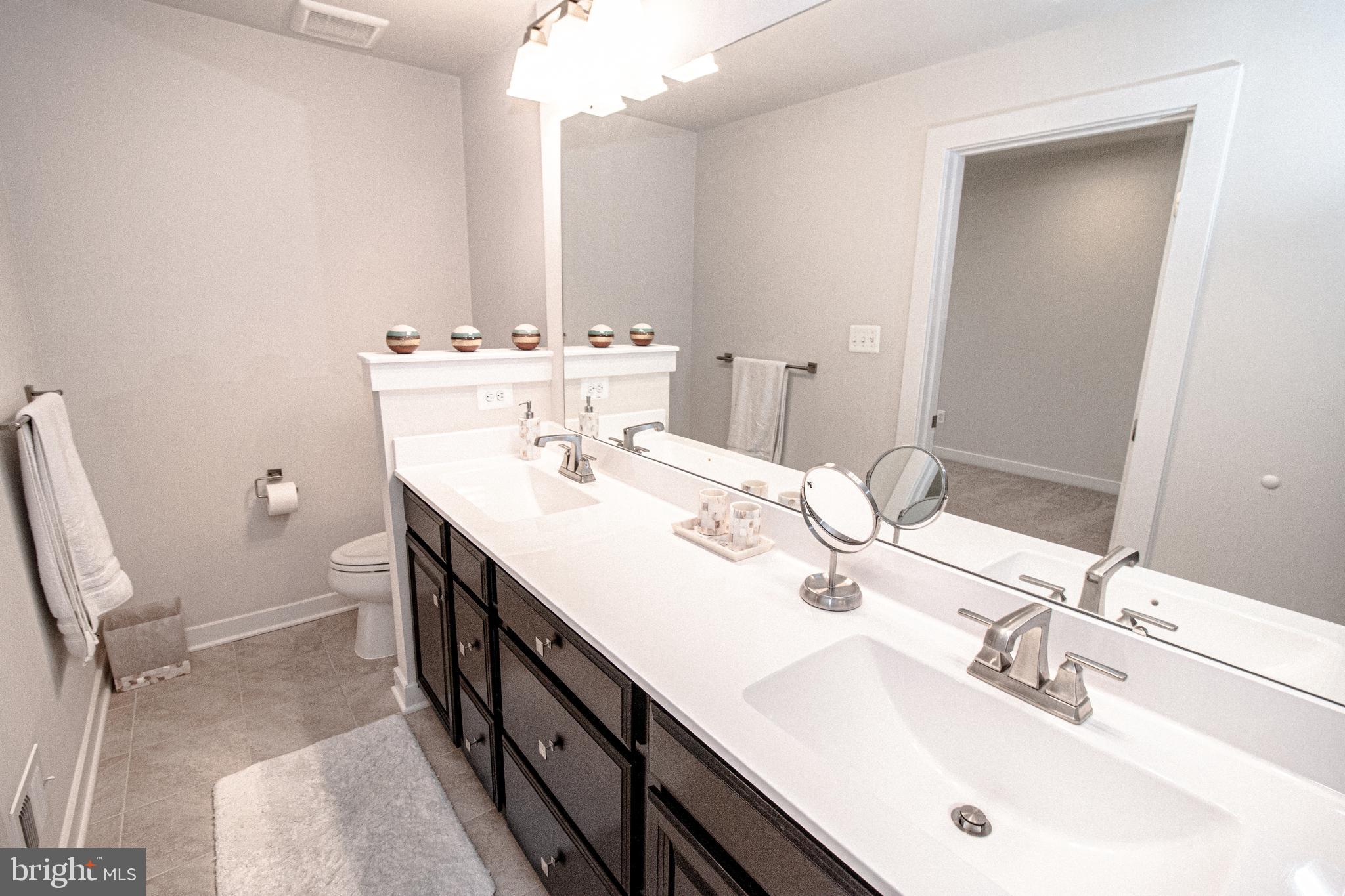 OAKDALE VILLAGE - Residential Lease