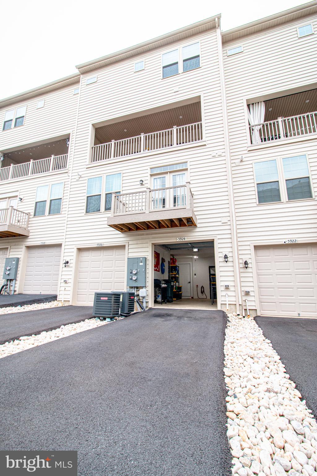 OAKDALE VILLAGE - Residential Lease