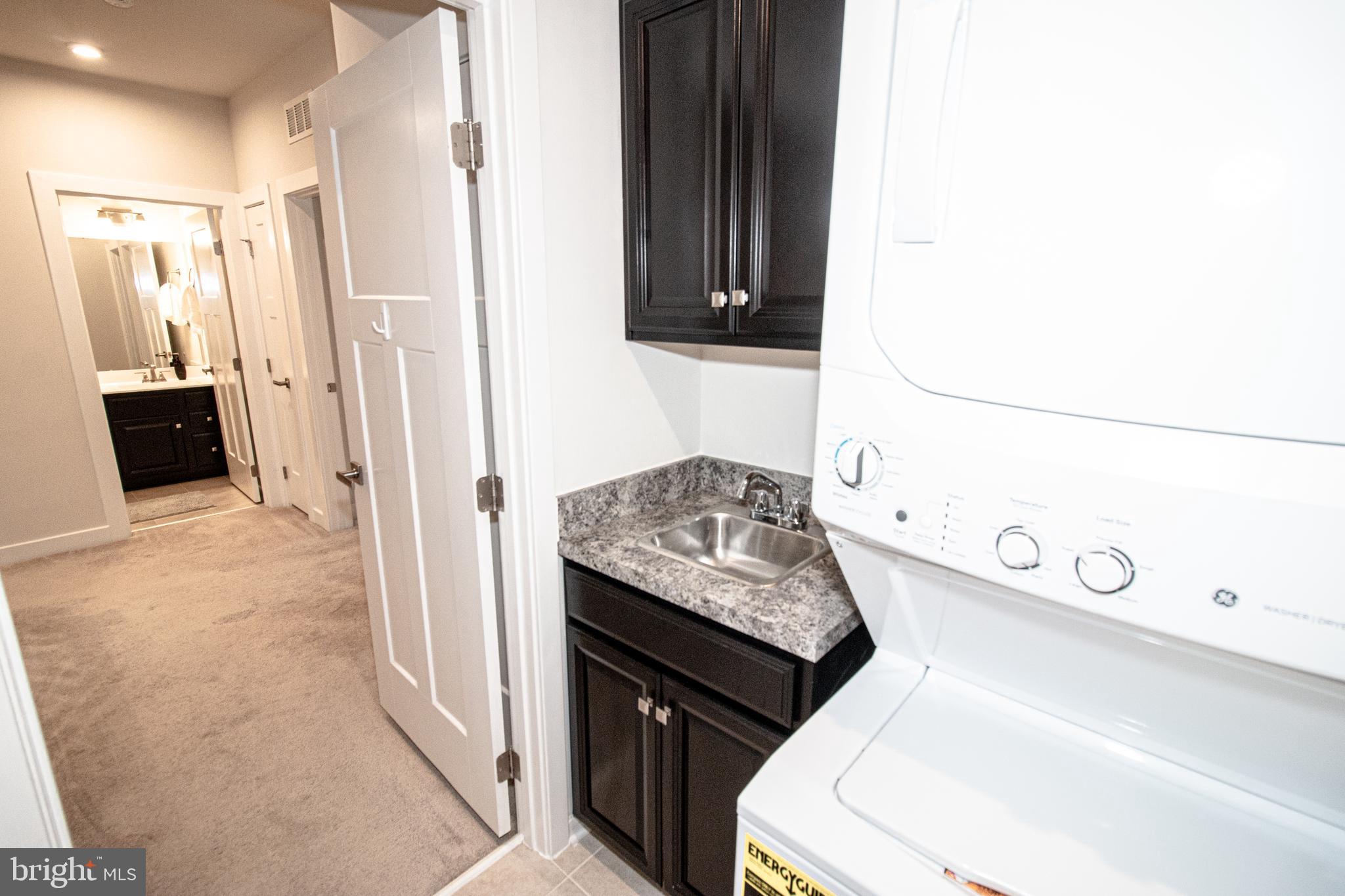 OAKDALE VILLAGE - Residential Lease