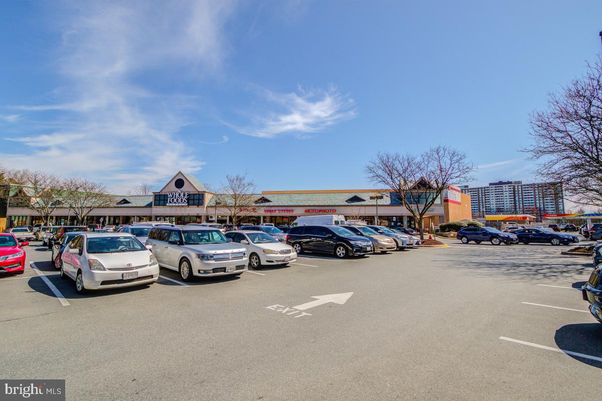 THE KENWOOD - Residential Lease