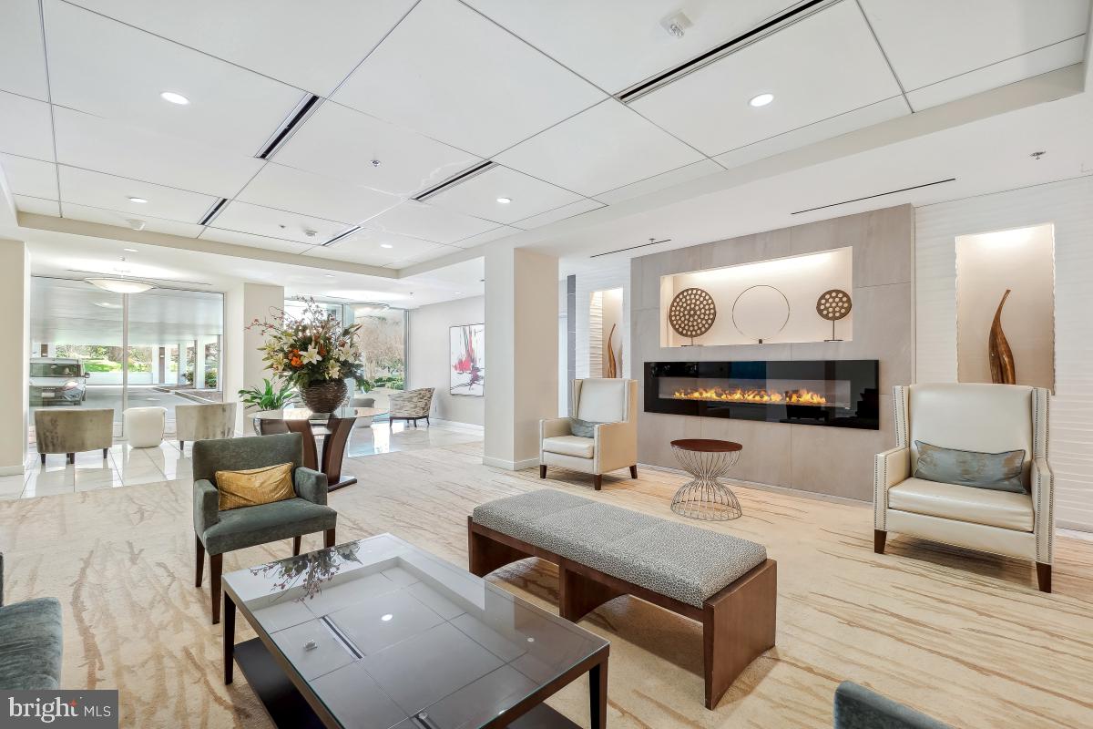 THE KENWOOD - Residential Lease