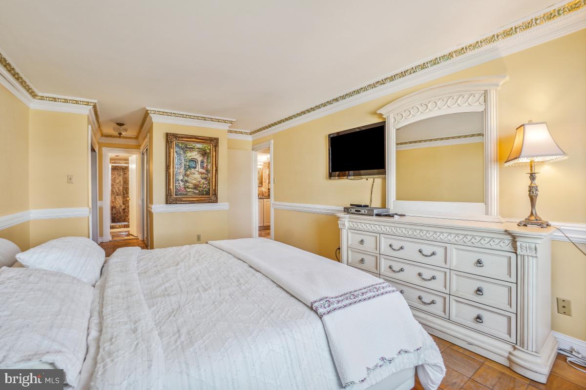 THE KENWOOD - Residential Lease