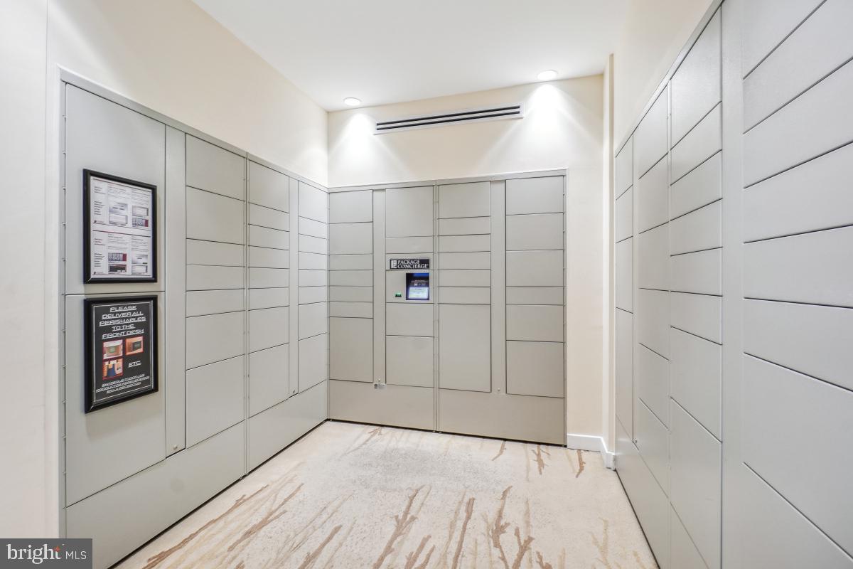 THE KENWOOD - Residential Lease