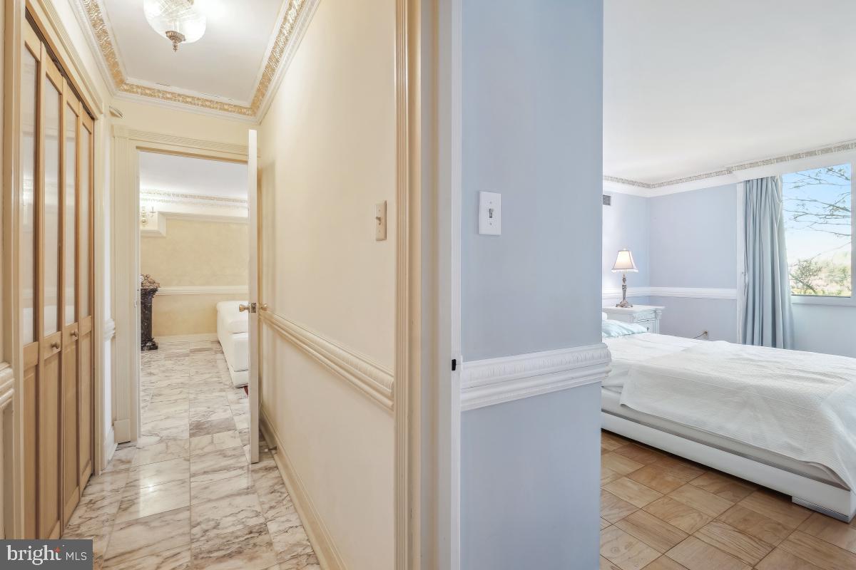 THE KENWOOD - Residential Lease