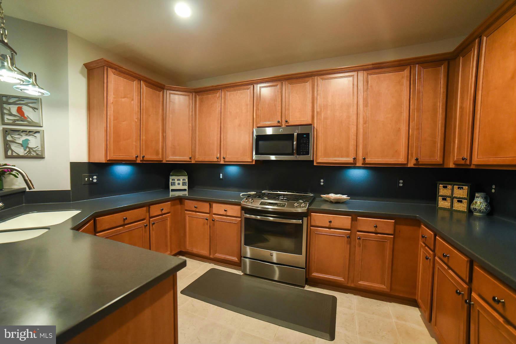 MARINERS COVE - Residential