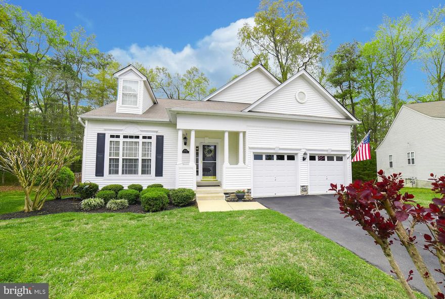 Open, light, spacious--delightful one-level living, pride of ownership shows! Ceramic-tiled foyer leads to open KT w/brkfst bar, new gas stove & microwave; big LR w/gas FP & new mantel; sep DR. Nice MBR has WIC w/built-in drawers, bath w/attractive ceramic tile. Custom blinds/shades, Andersen storm doors, updated lights & ceiling fans. Shed w/workbench, 2-car gar, deck. Chesapeake Bay access too!