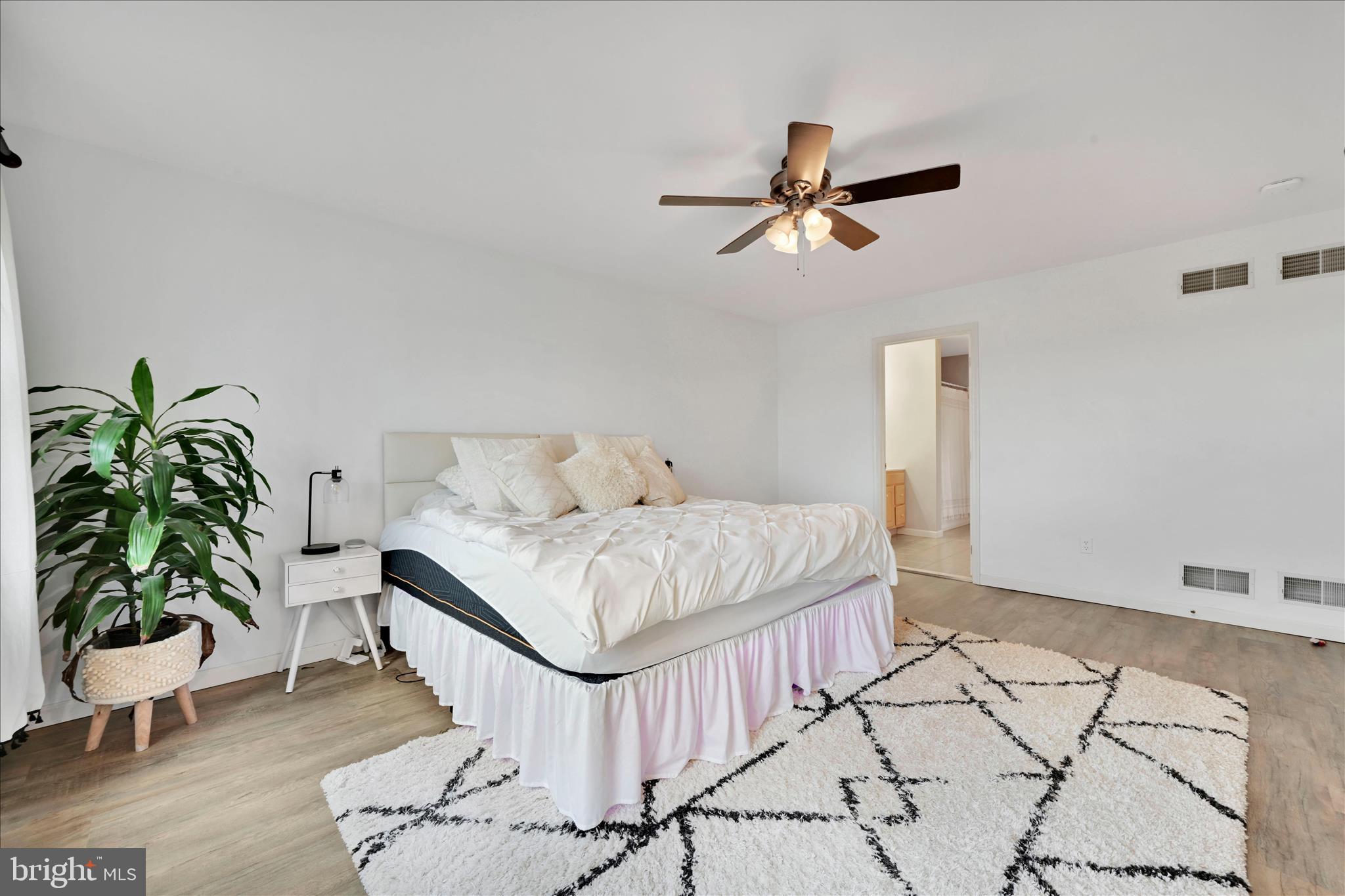 VICTORIAS POND - Residential