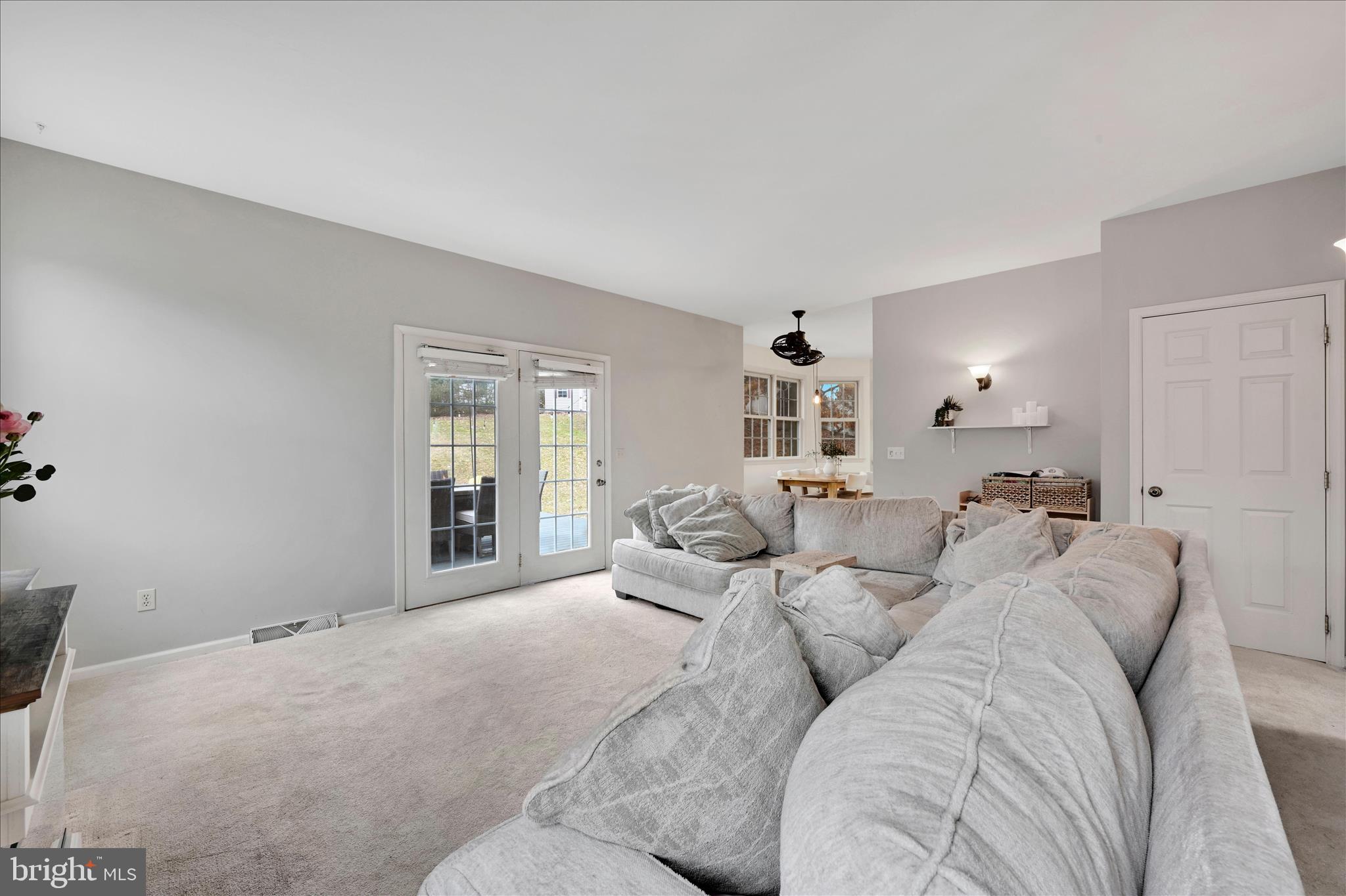 VICTORIAS POND - Residential