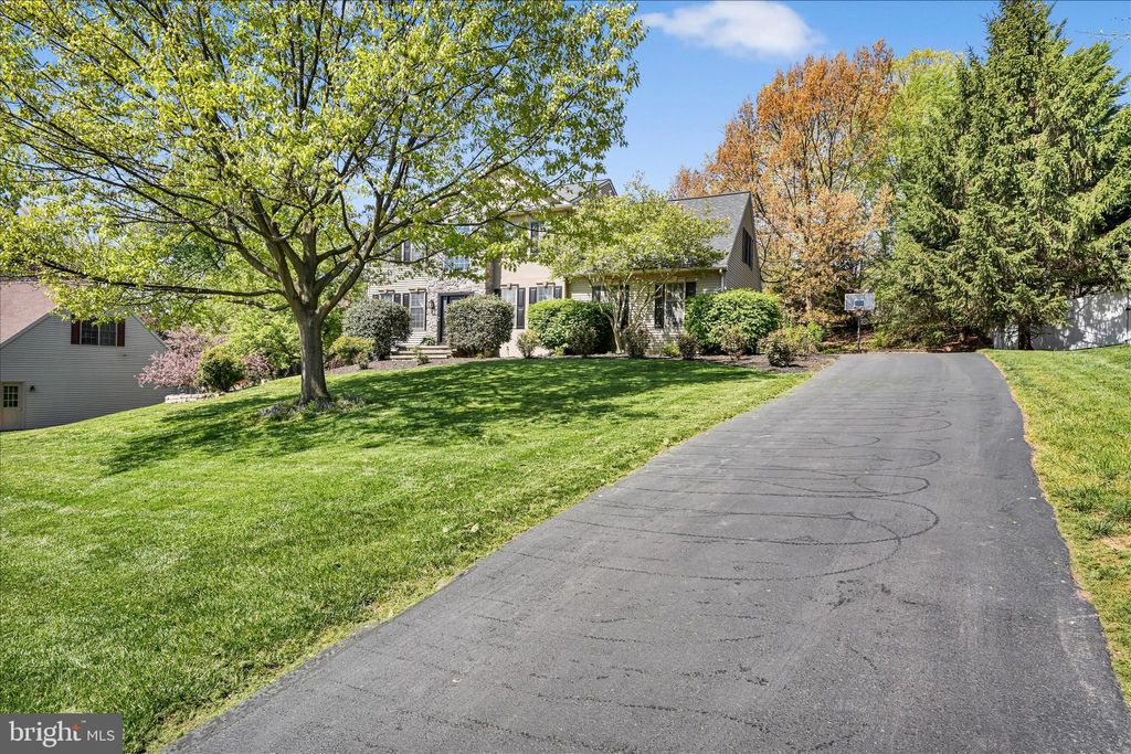 Photo of 224 Bullrush Landing Lndg, ELIZABETHTOWN, PA 17022 (MLS # PALA2083690)
