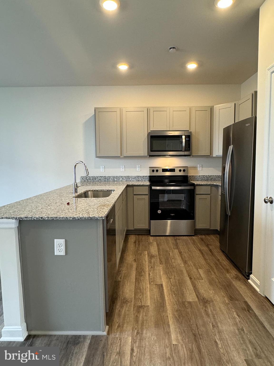 VALLEY VIEW - Residential Lease