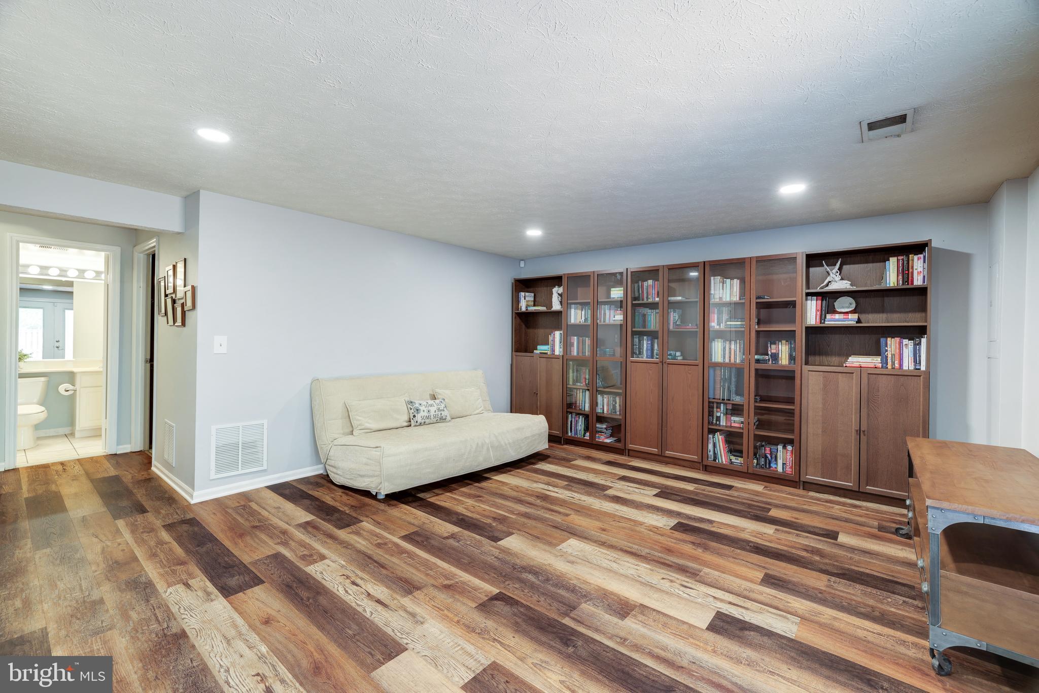 VAN DORN VILLAGE - Residential