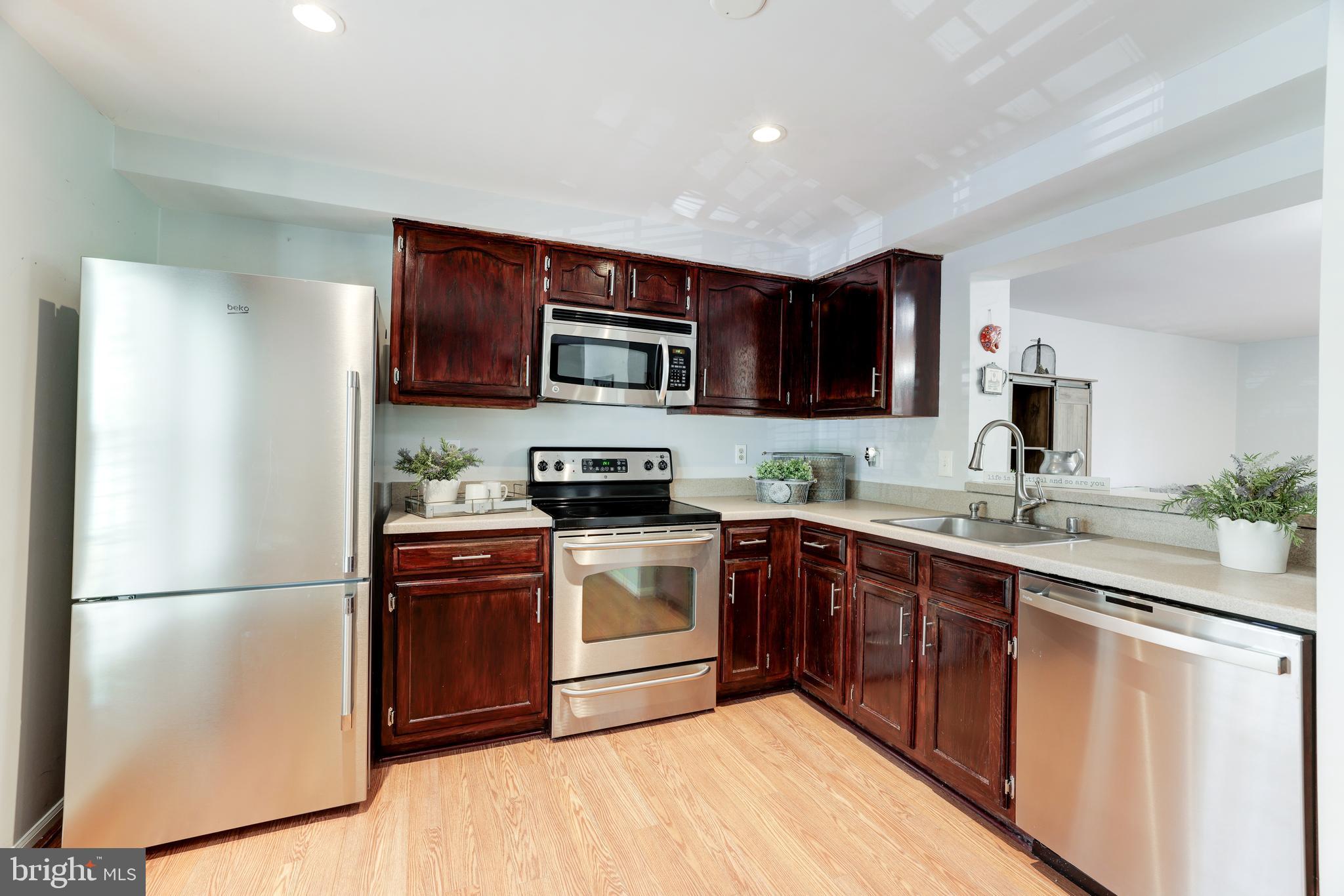 VAN DORN VILLAGE - Residential