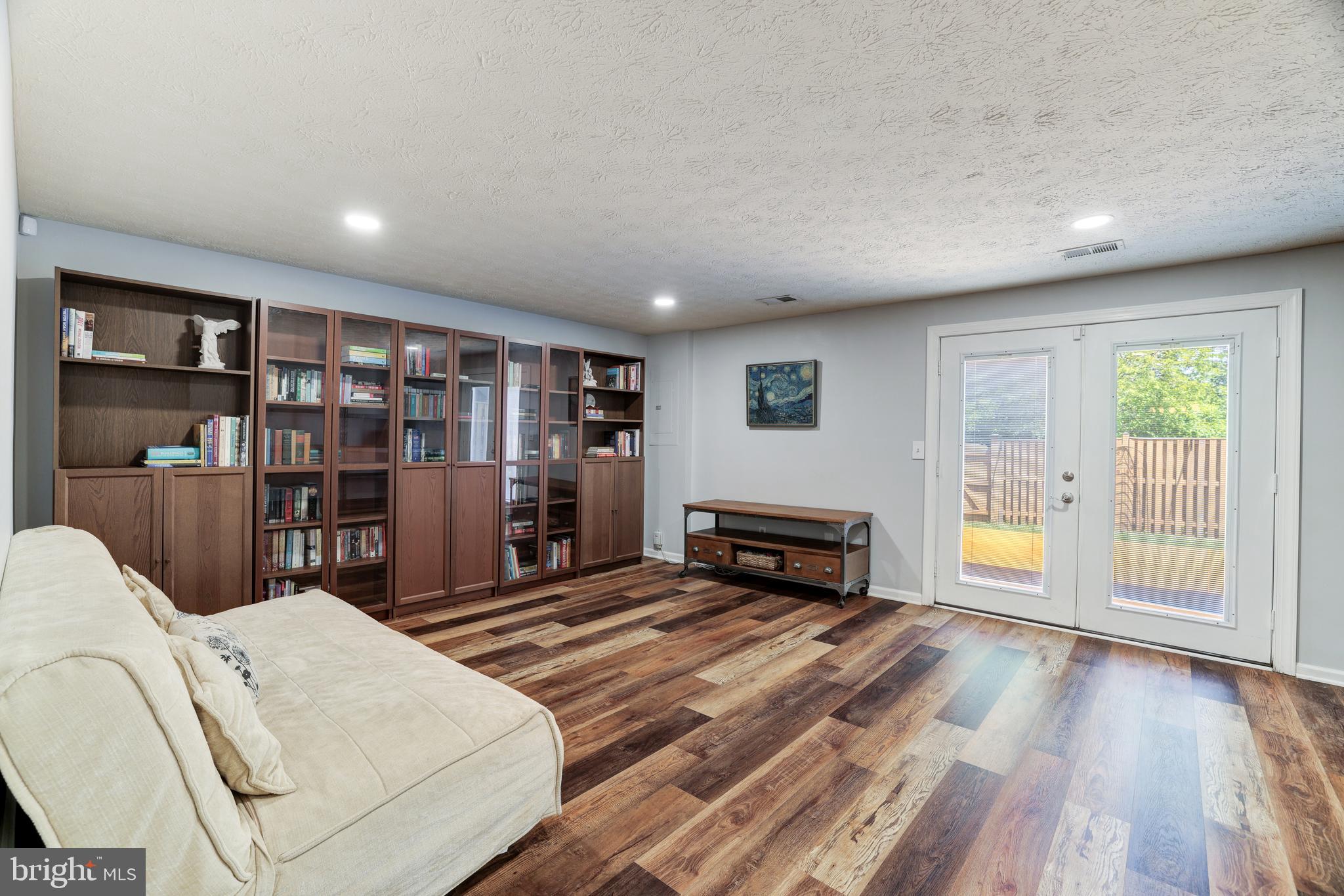 VAN DORN VILLAGE - Residential