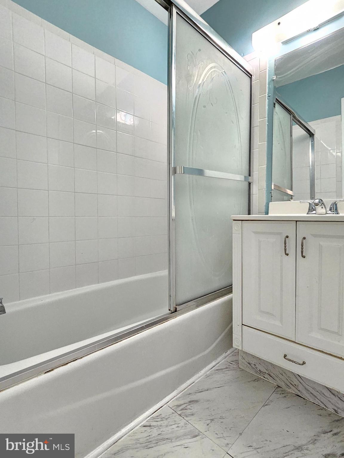 TIMBERLANE VILLAGE GARDEN CONDOMINIUMS - Residential Lease