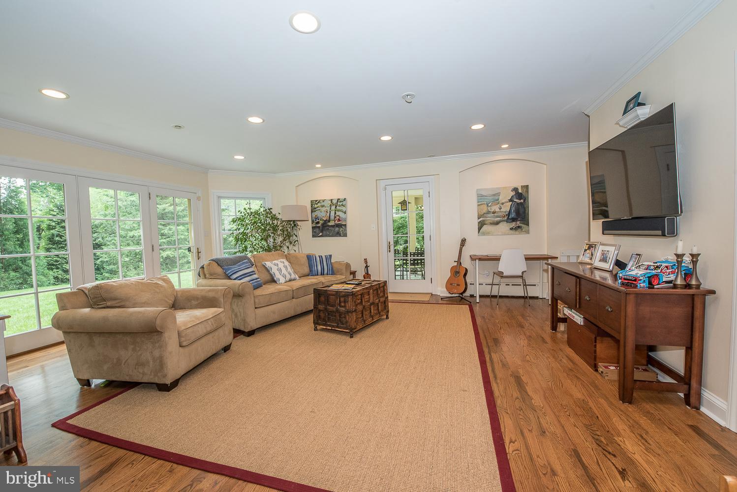 ASHWOOD MANOR - Residential Lease