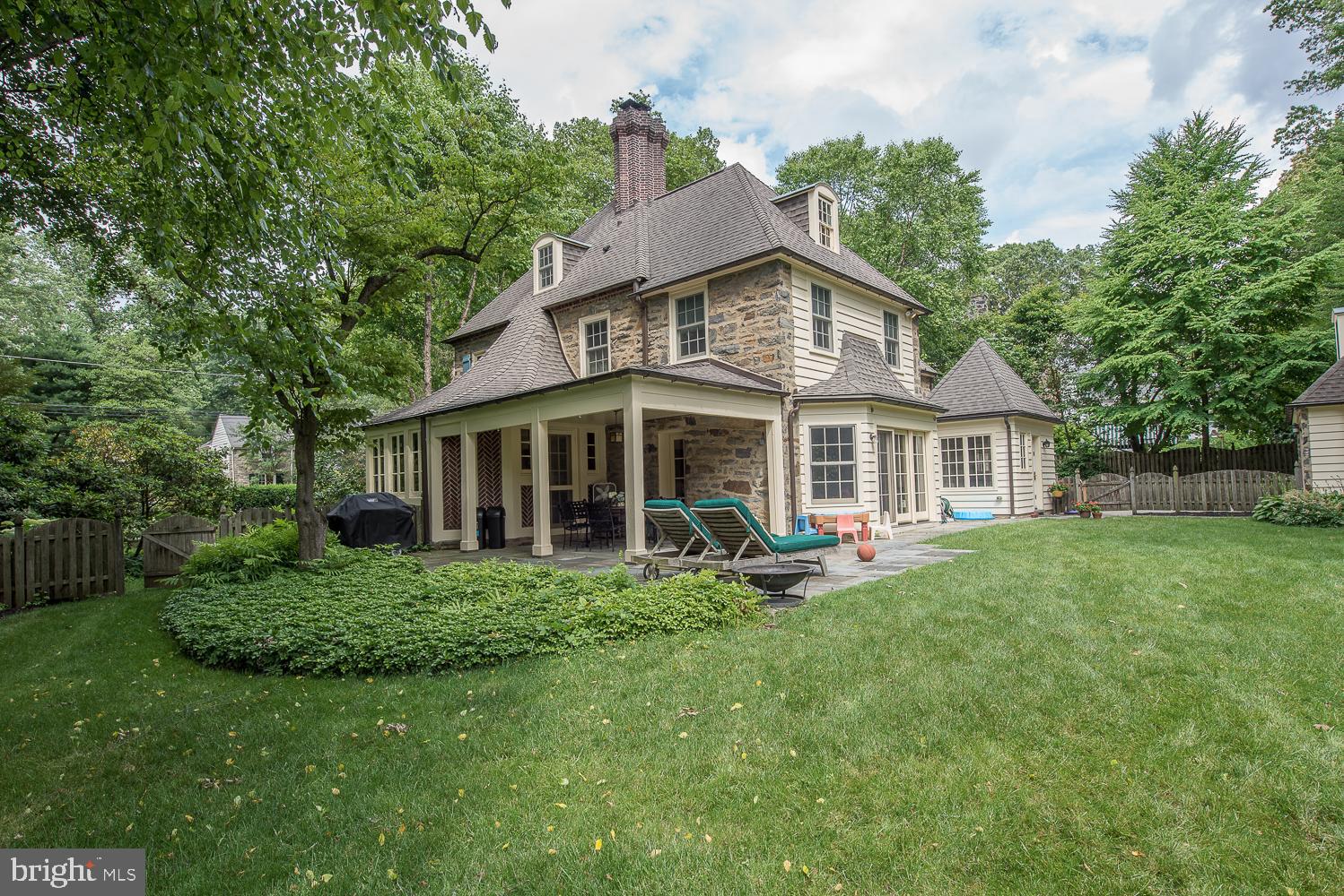 ASHWOOD MANOR - Residential Lease