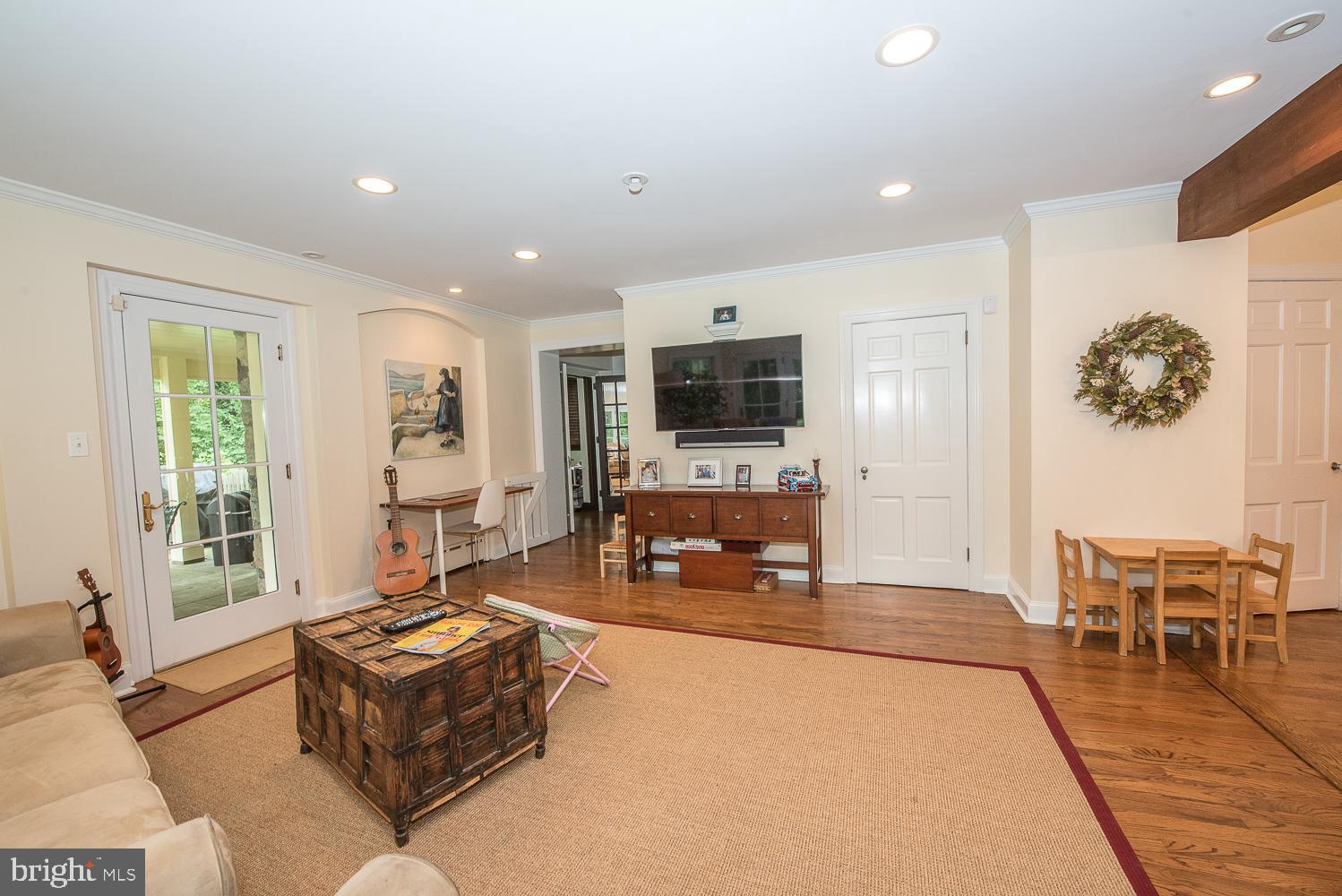 ASHWOOD MANOR - Residential Lease