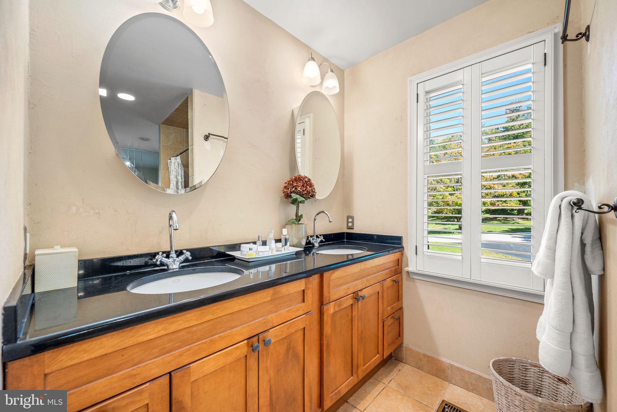 GLADWYNE - Residential