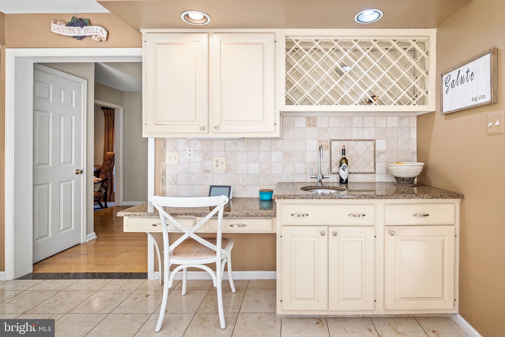 GLADWYNE - Residential