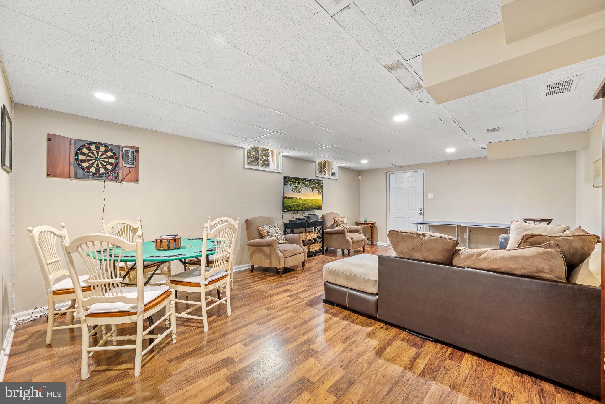 GLADWYNE - Residential