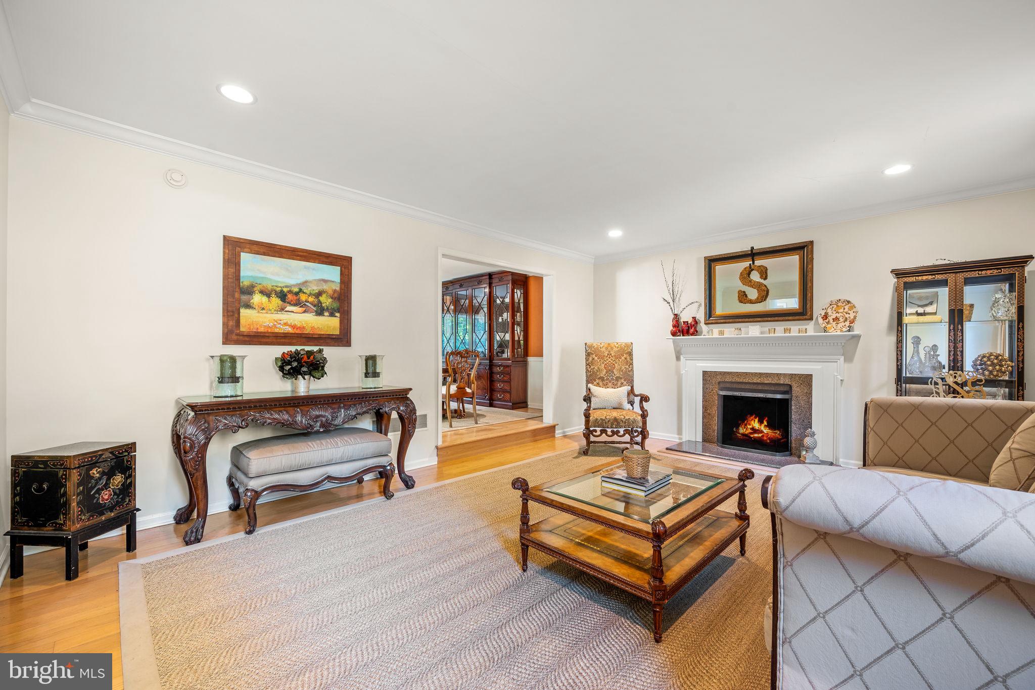 GLADWYNE - Residential