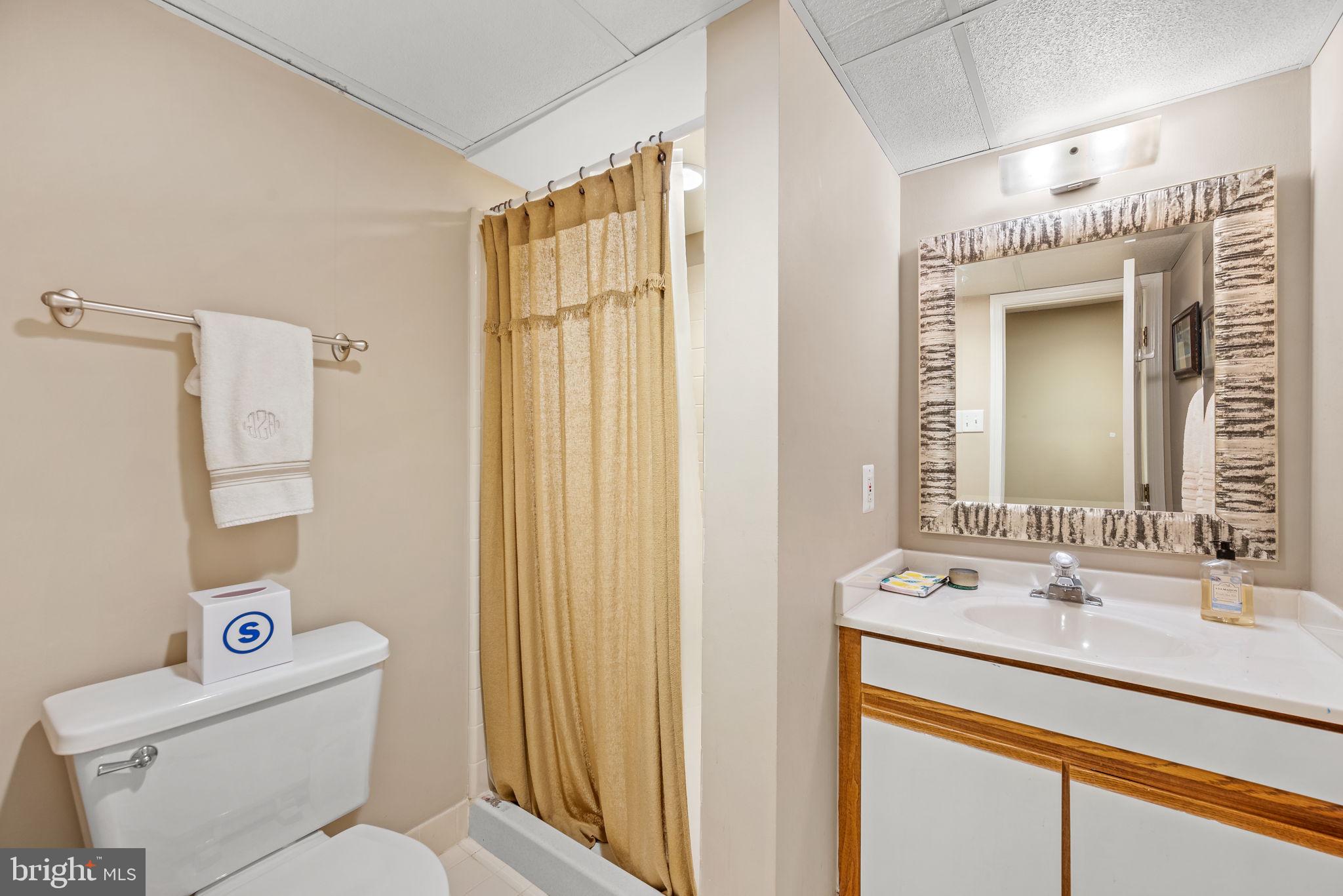 GLADWYNE - Residential