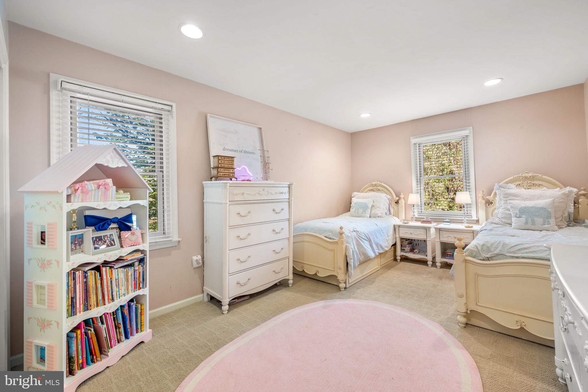 GLADWYNE - Residential