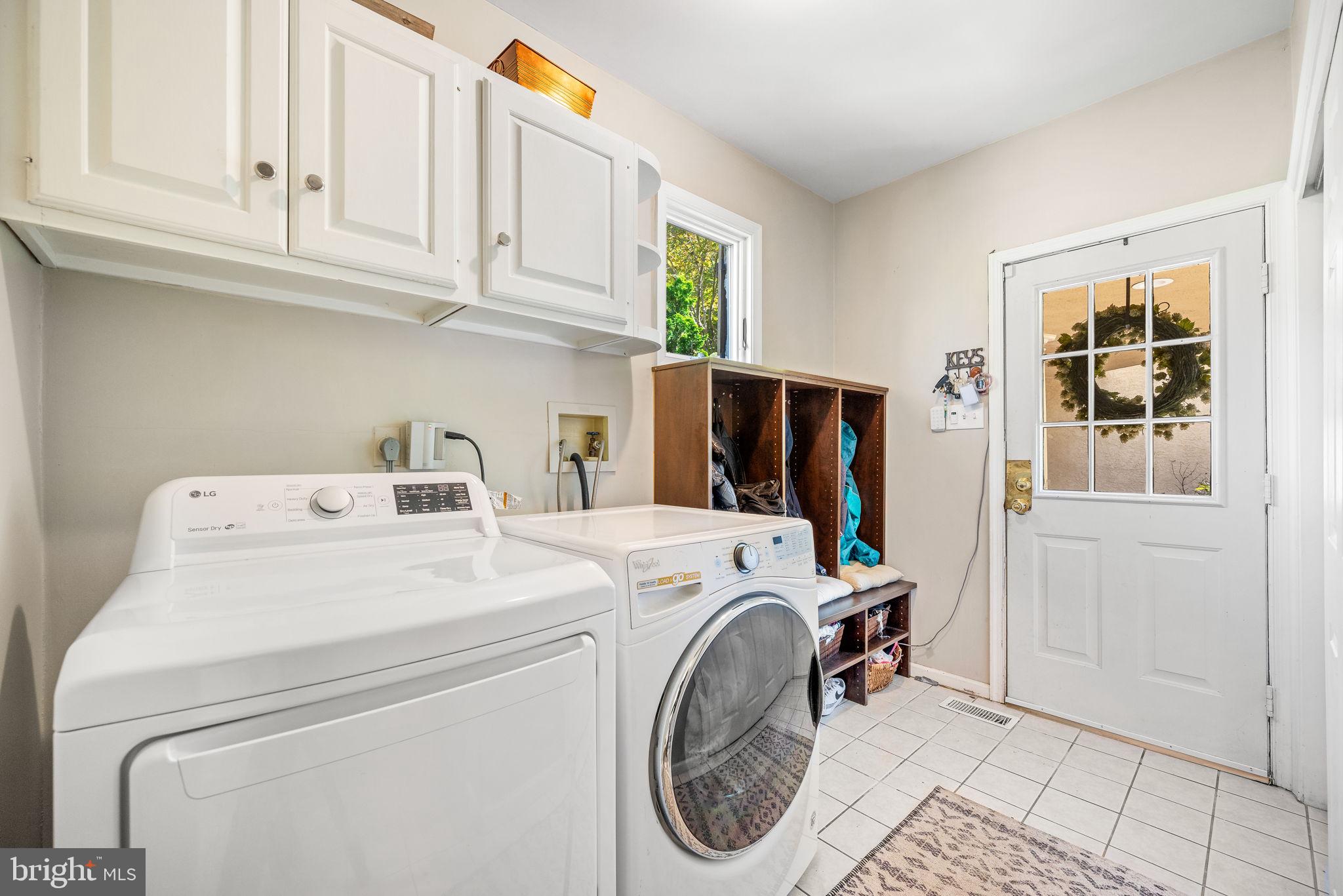 GLADWYNE - Residential