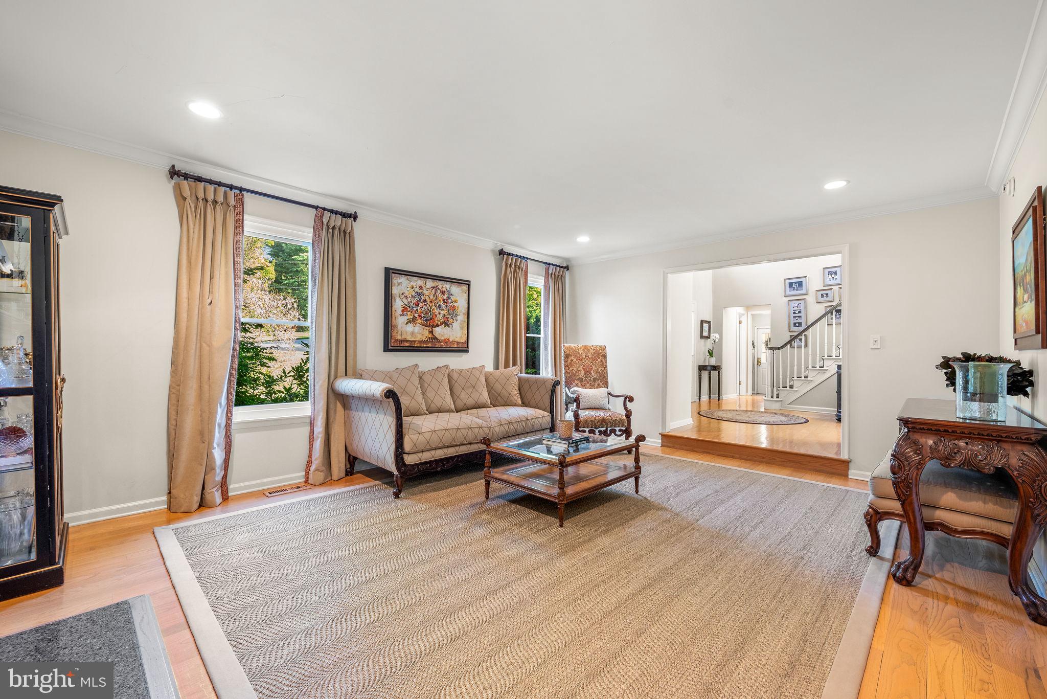 GLADWYNE - Residential