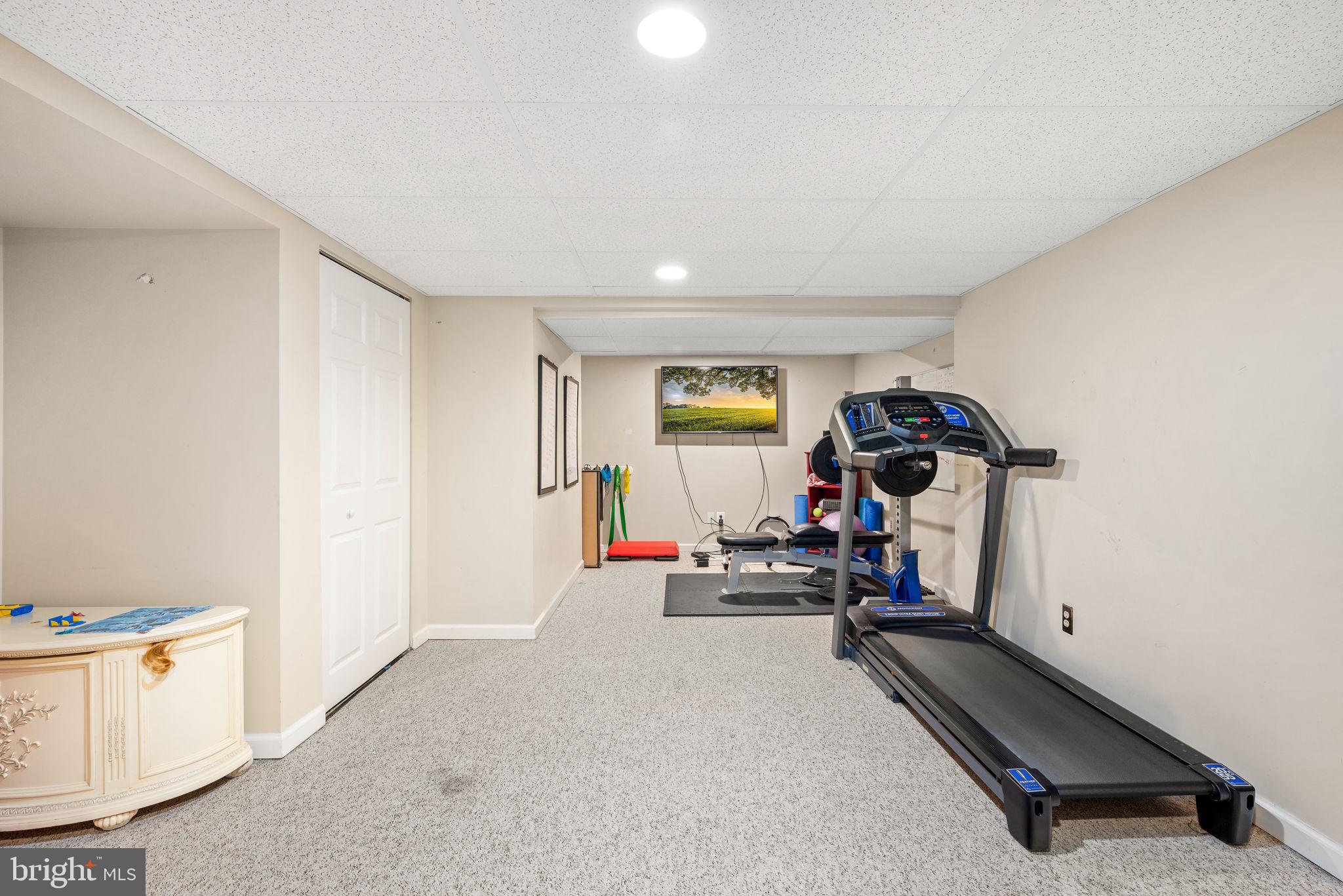 GLADWYNE - Residential