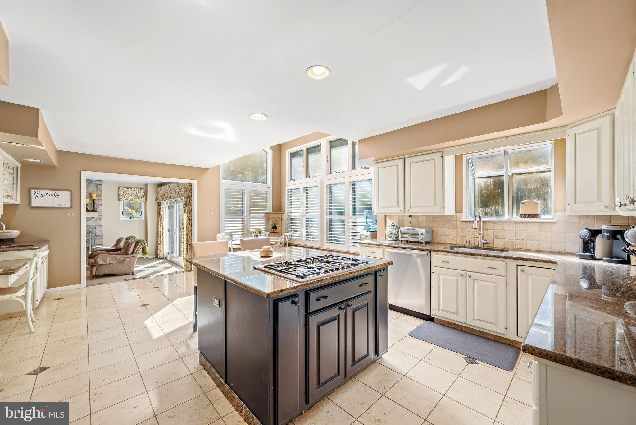 GLADWYNE - Residential