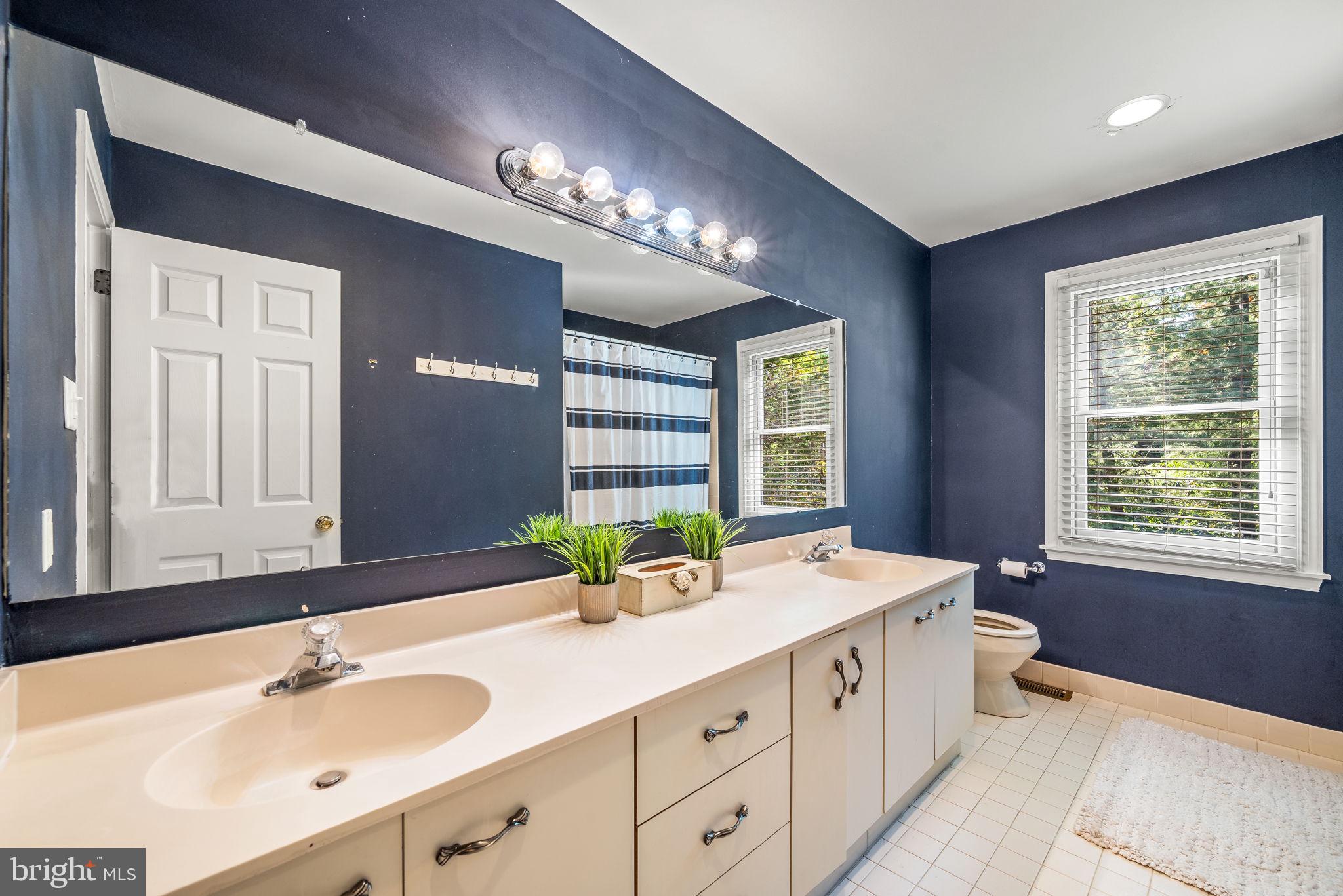 GLADWYNE - Residential