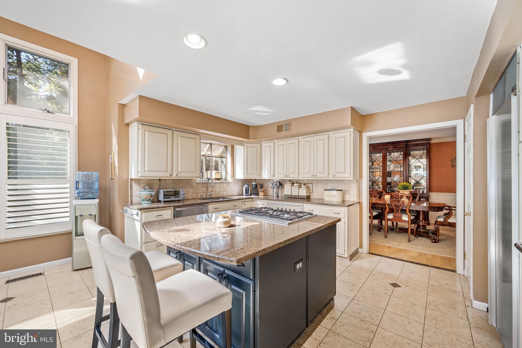 GLADWYNE - Residential