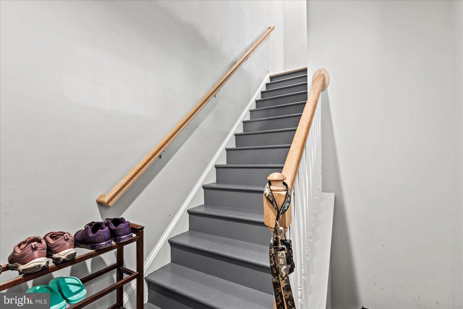 COLONIAL BEACH - Residential