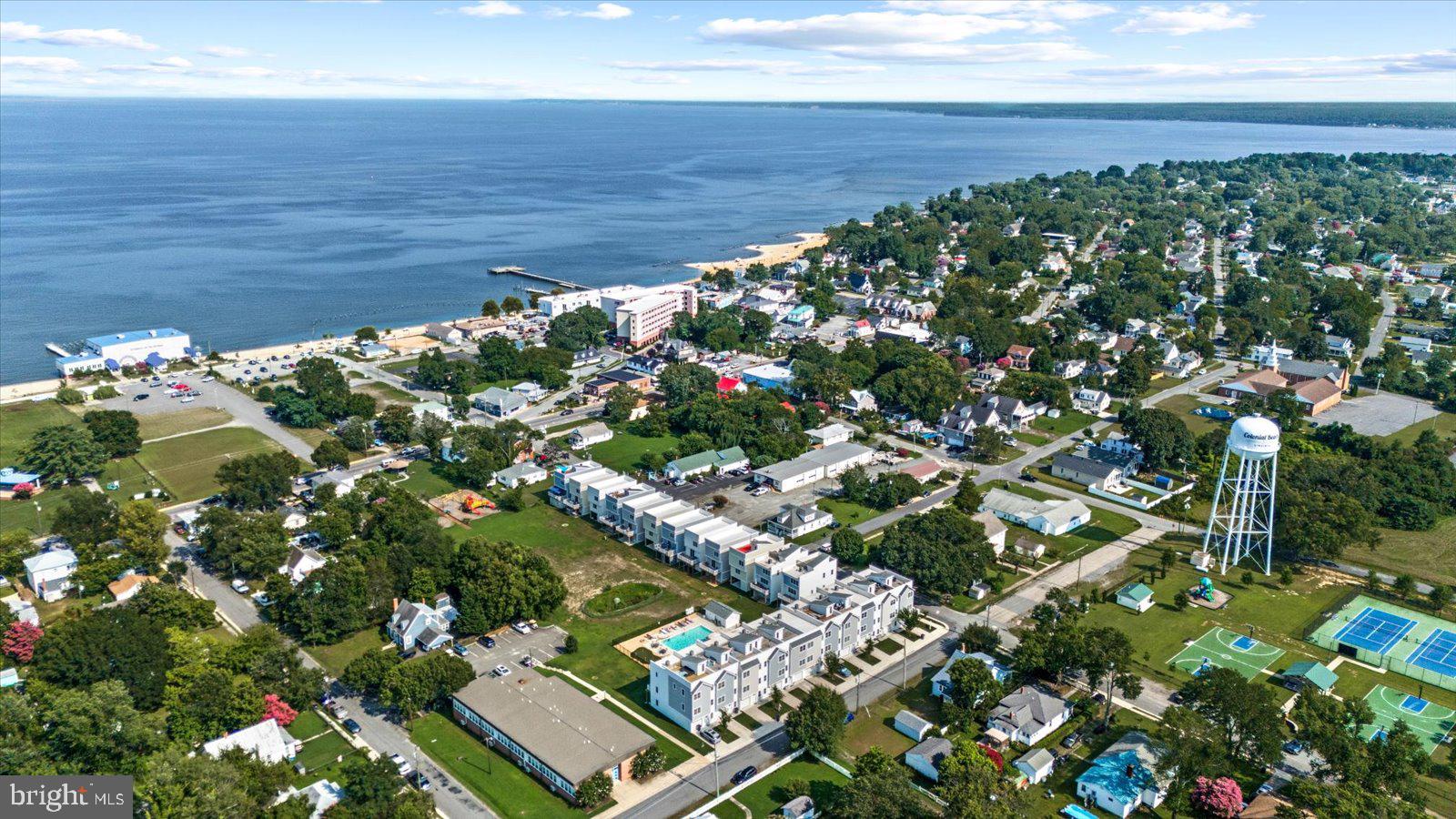 COLONIAL BEACH - Residential