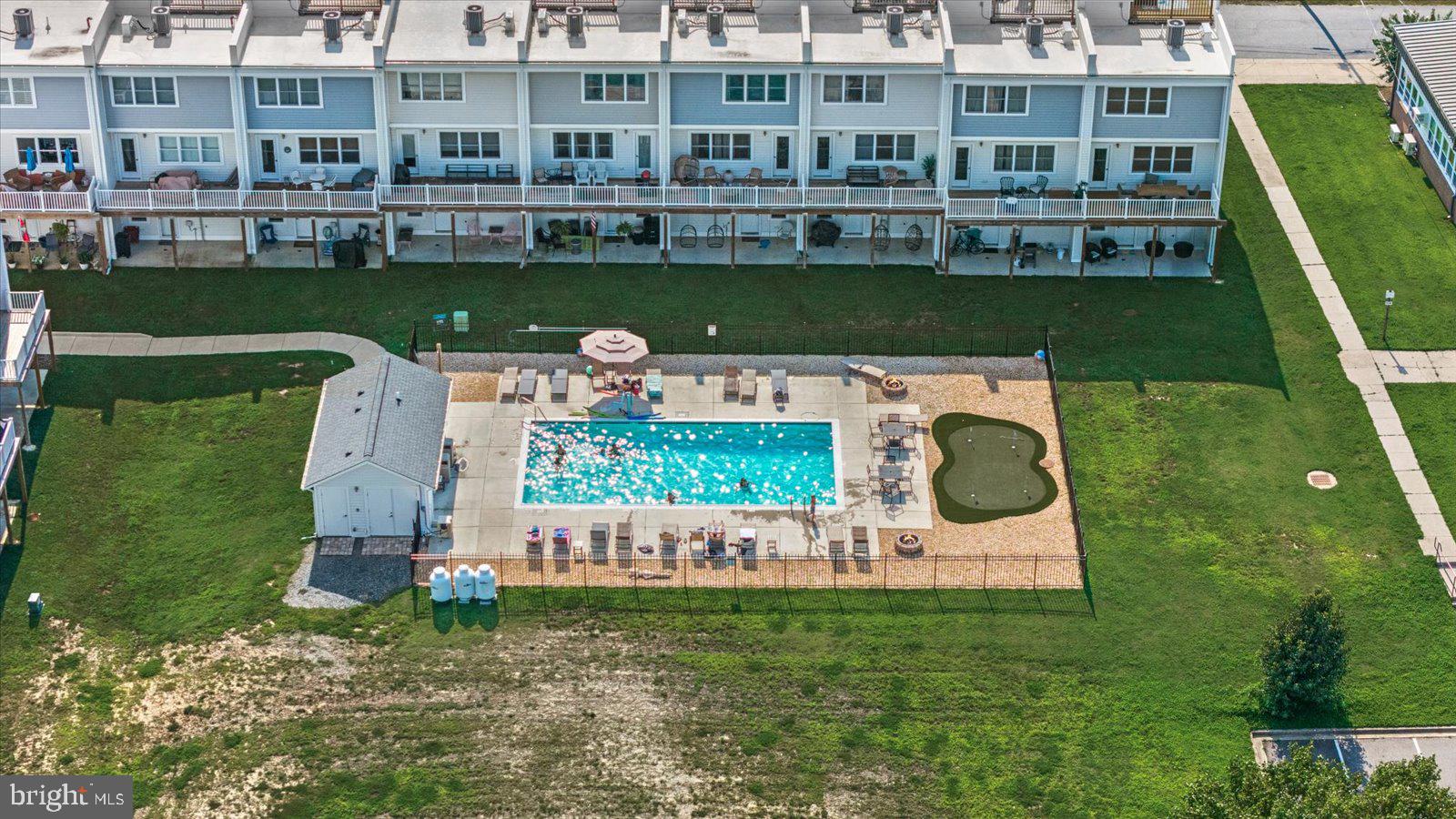 COLONIAL BEACH - Residential