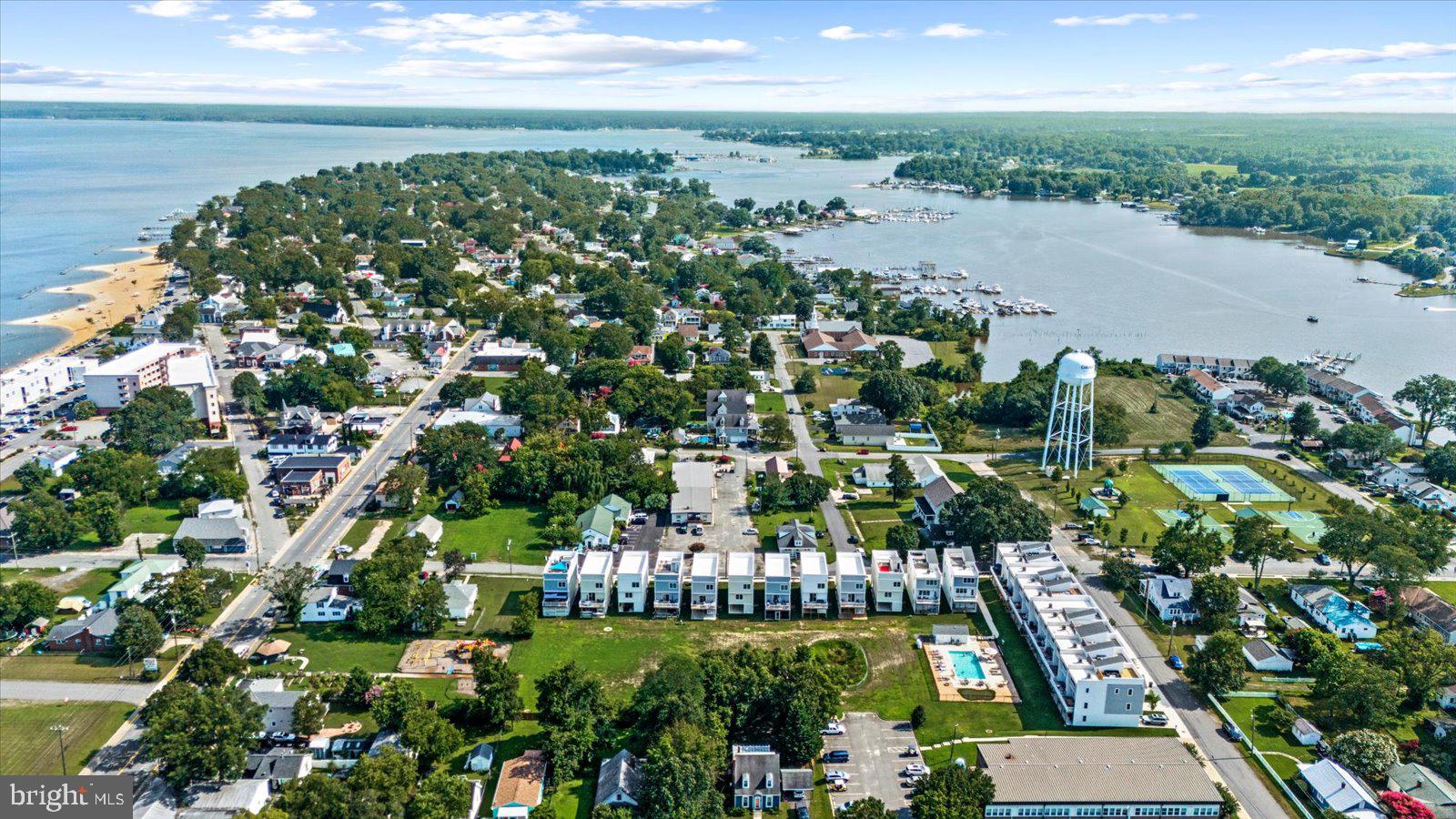 COLONIAL BEACH - Residential