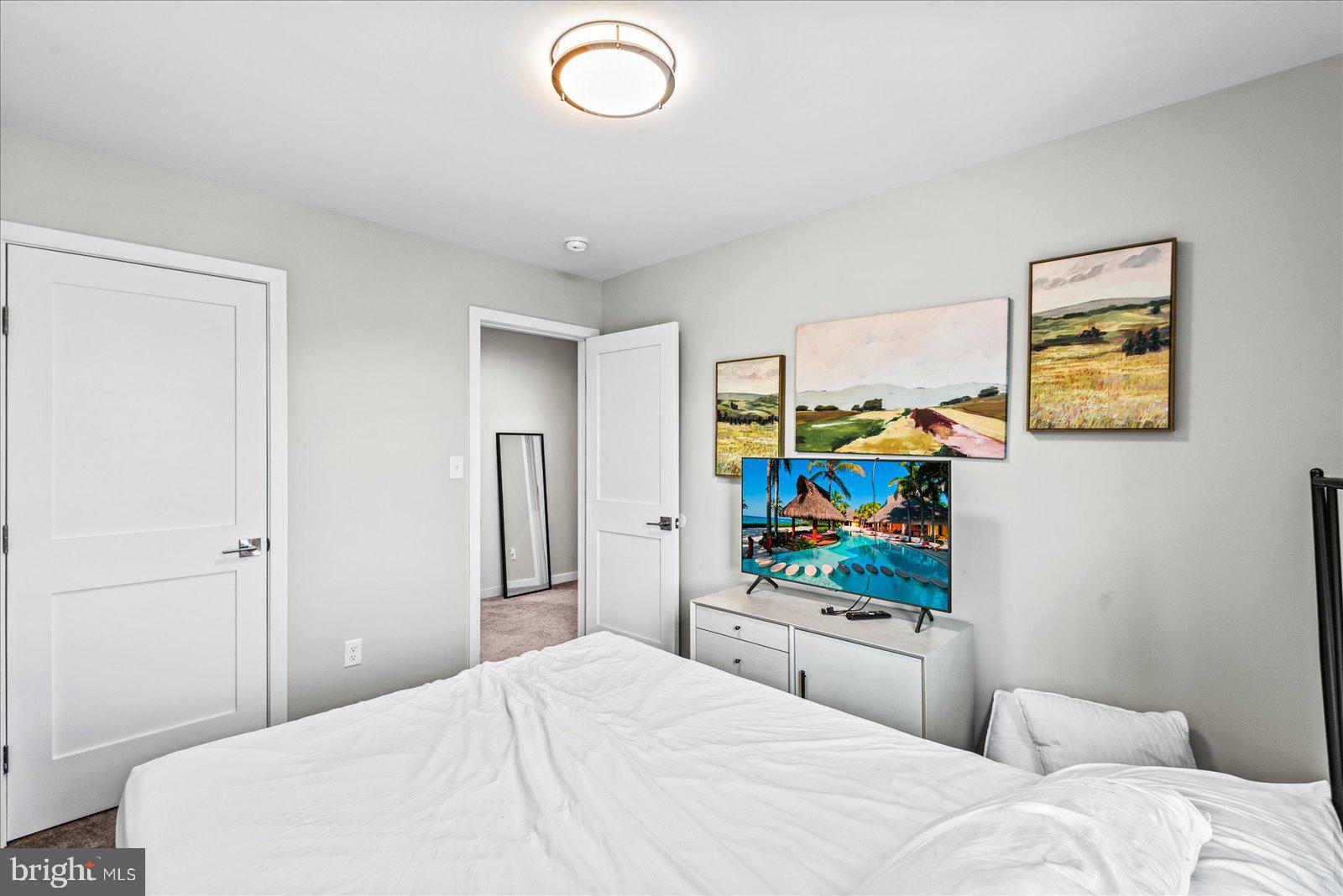 COLONIAL BEACH - Residential