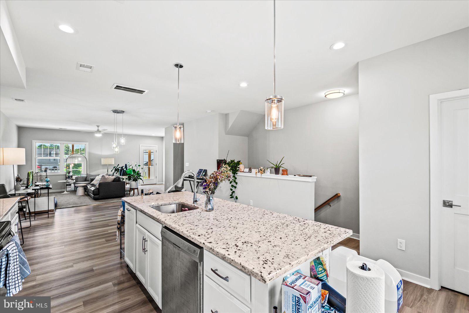 COLONIAL BEACH - Residential