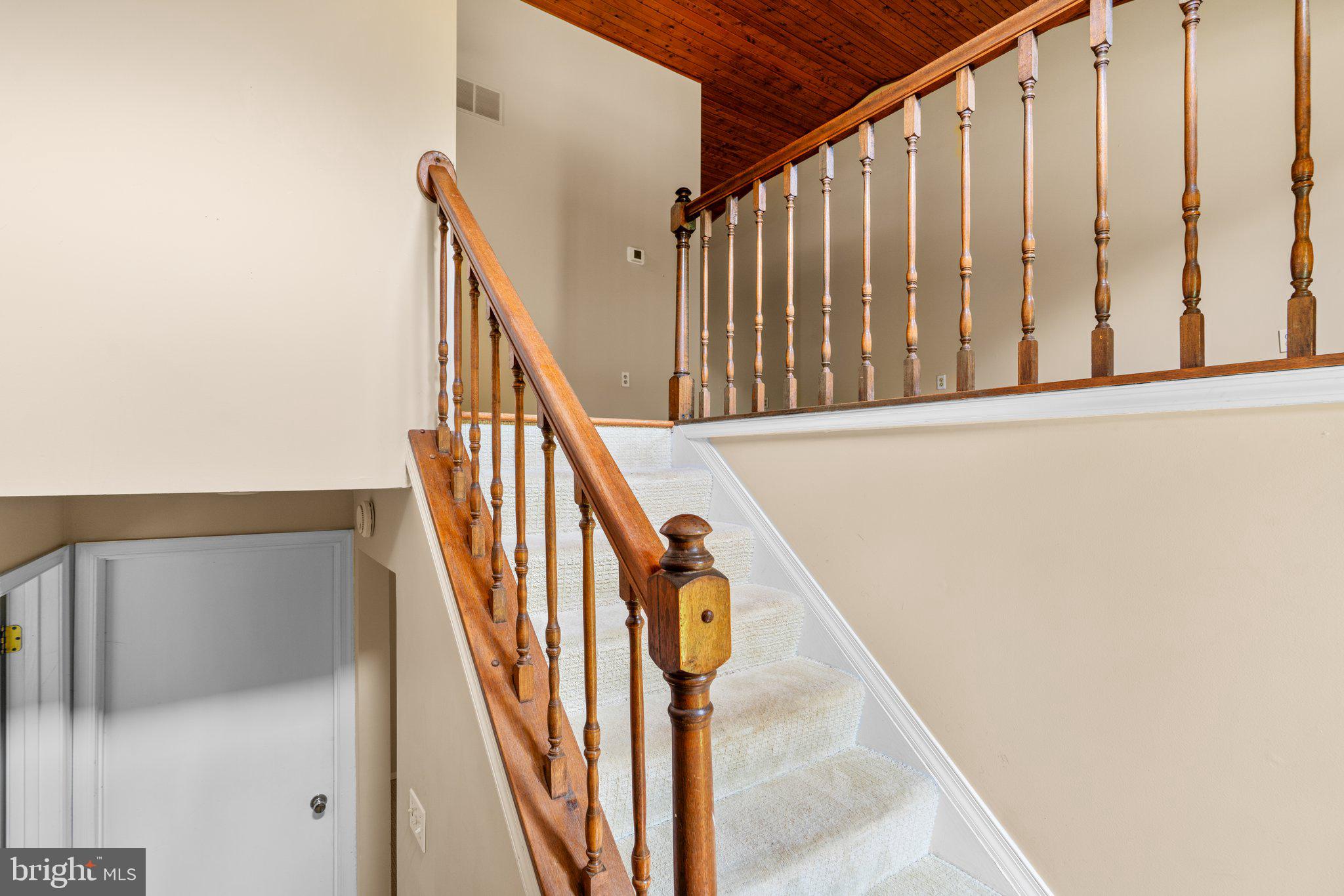 552 GREENHILL COURT