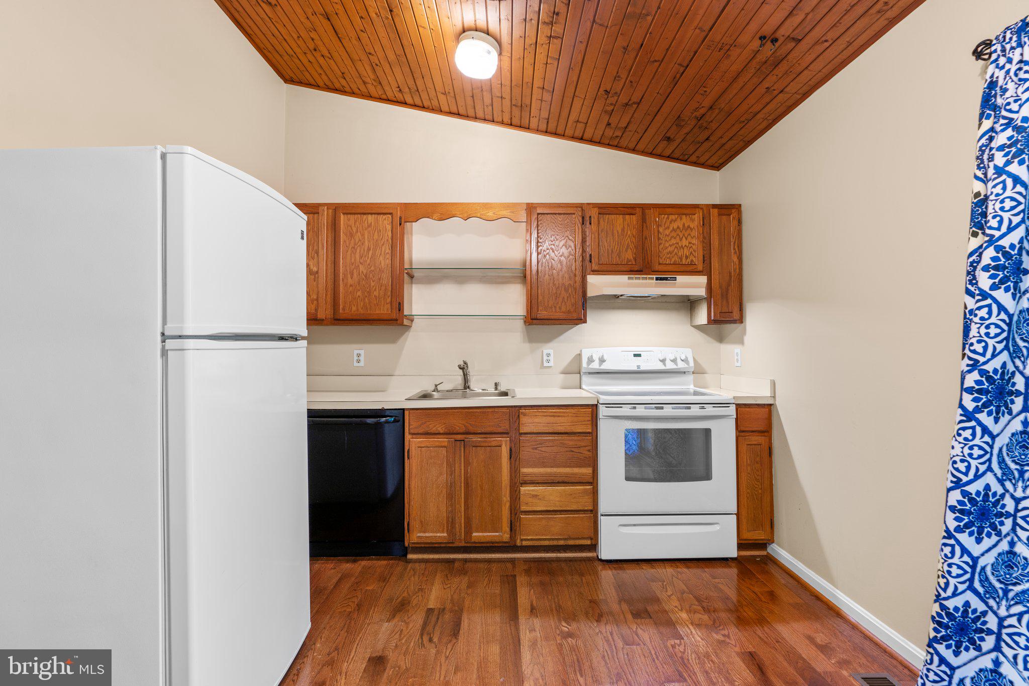 ULMSTEAD GARDENS - Residential