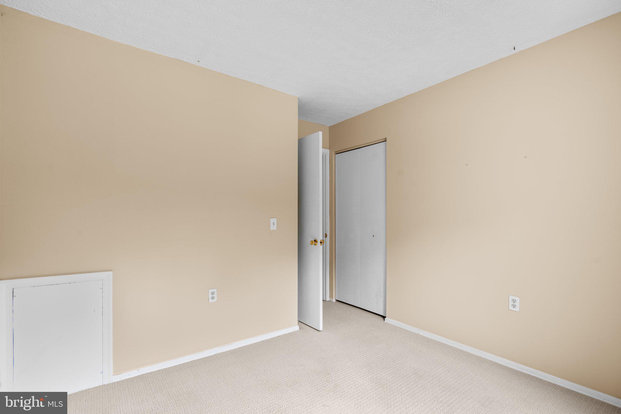 ULMSTEAD GARDENS - Residential