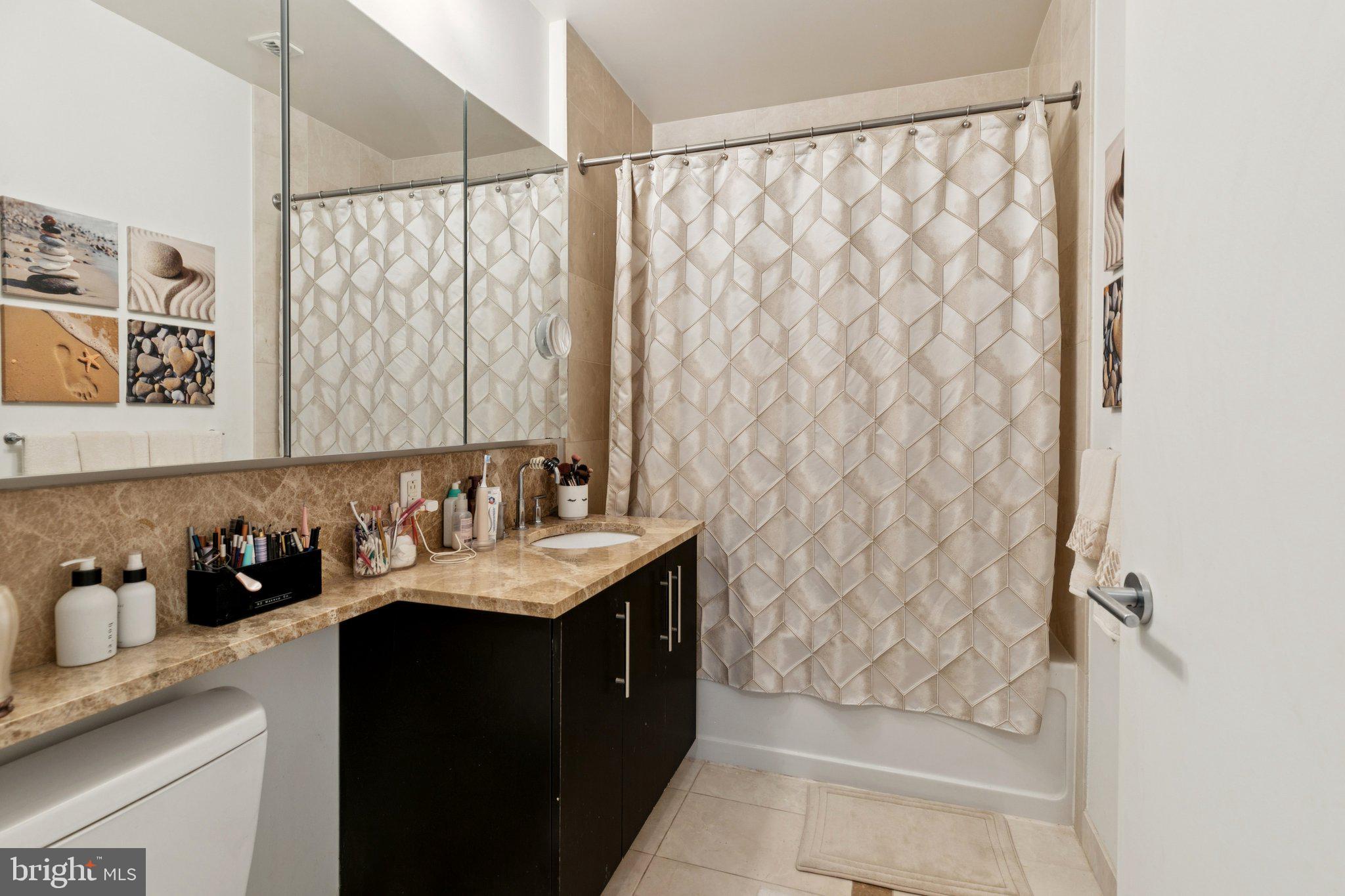 AVENUE OF THE ARTS - Residential