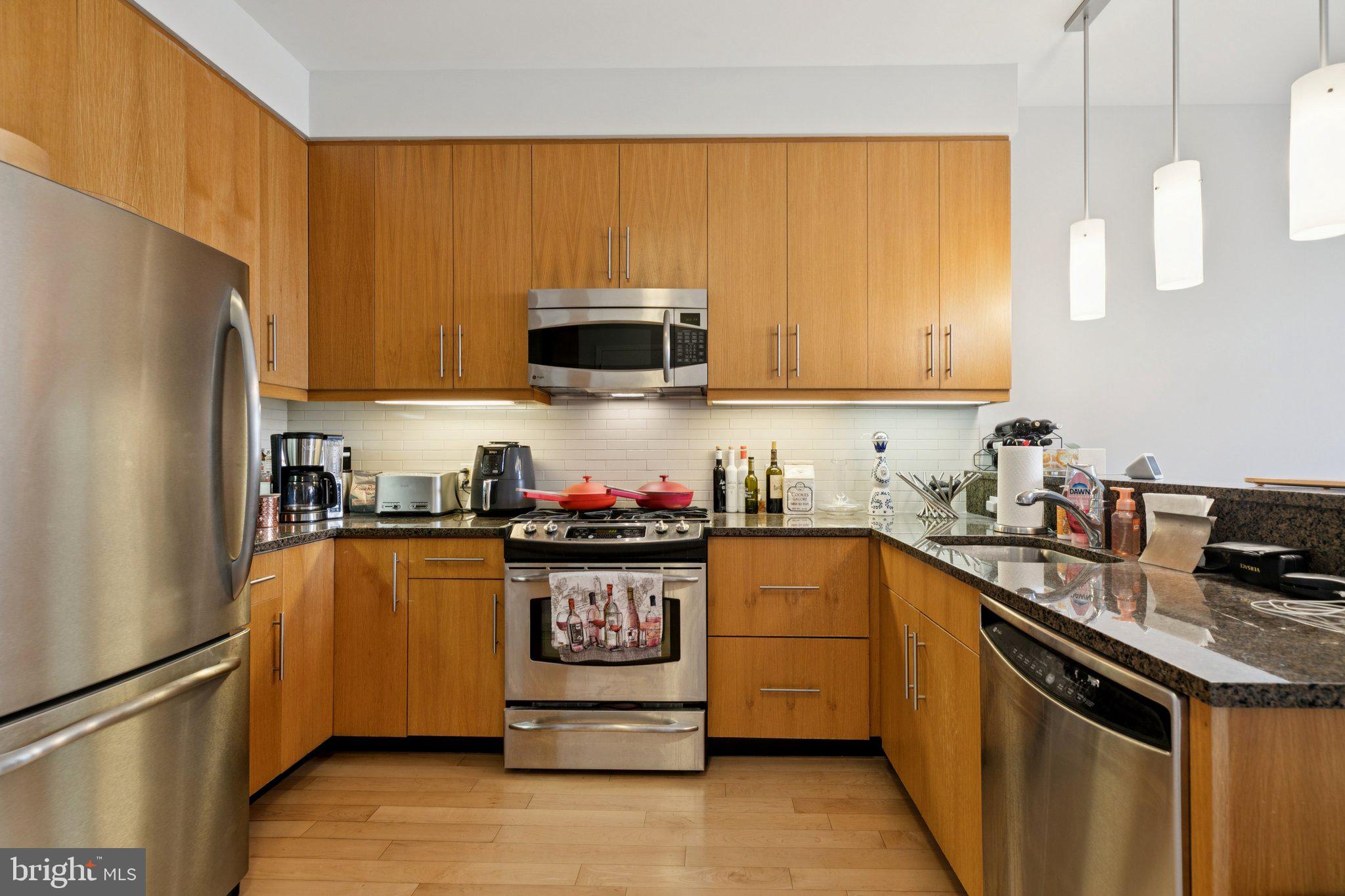 AVENUE OF THE ARTS - Residential