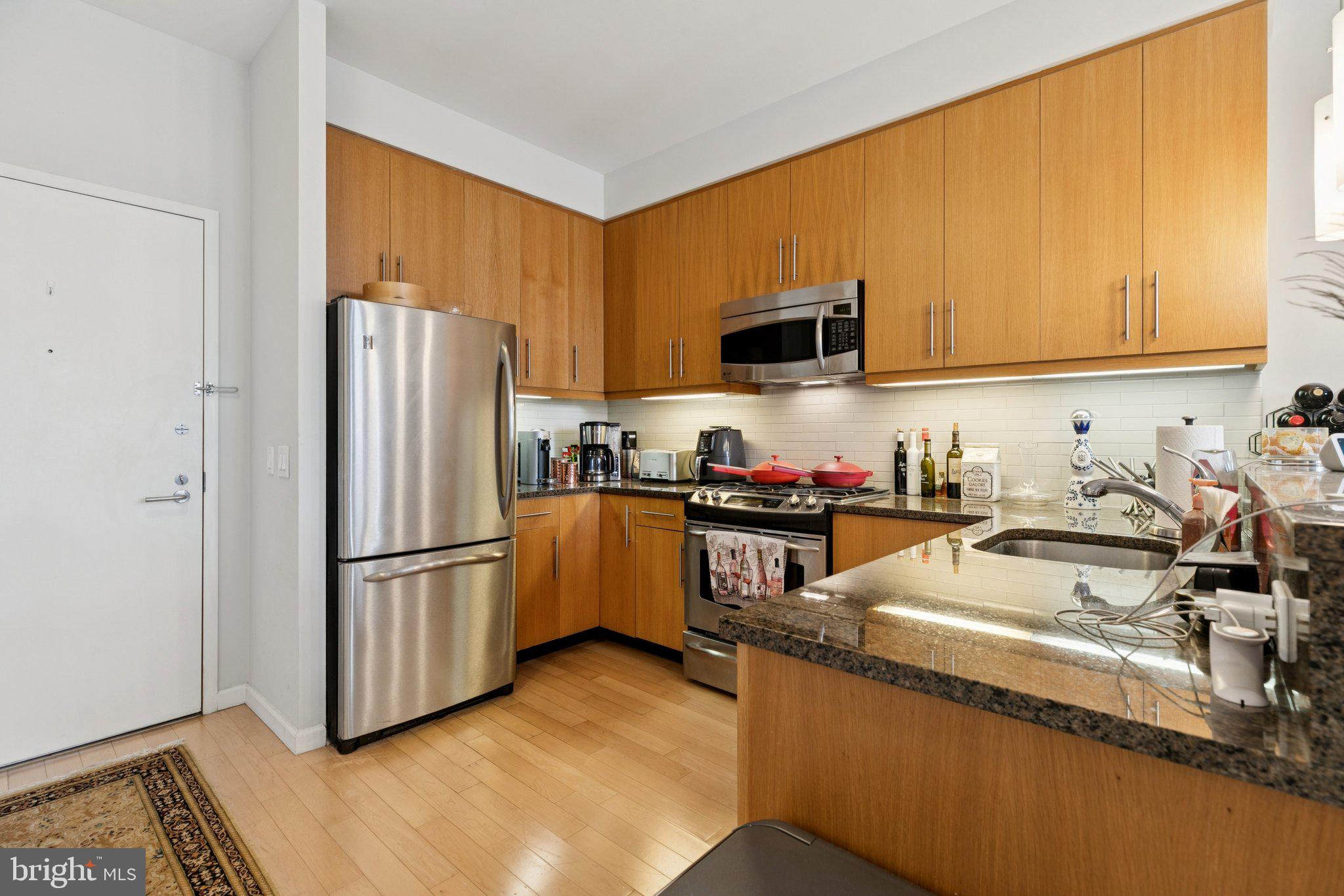 AVENUE OF THE ARTS - Residential